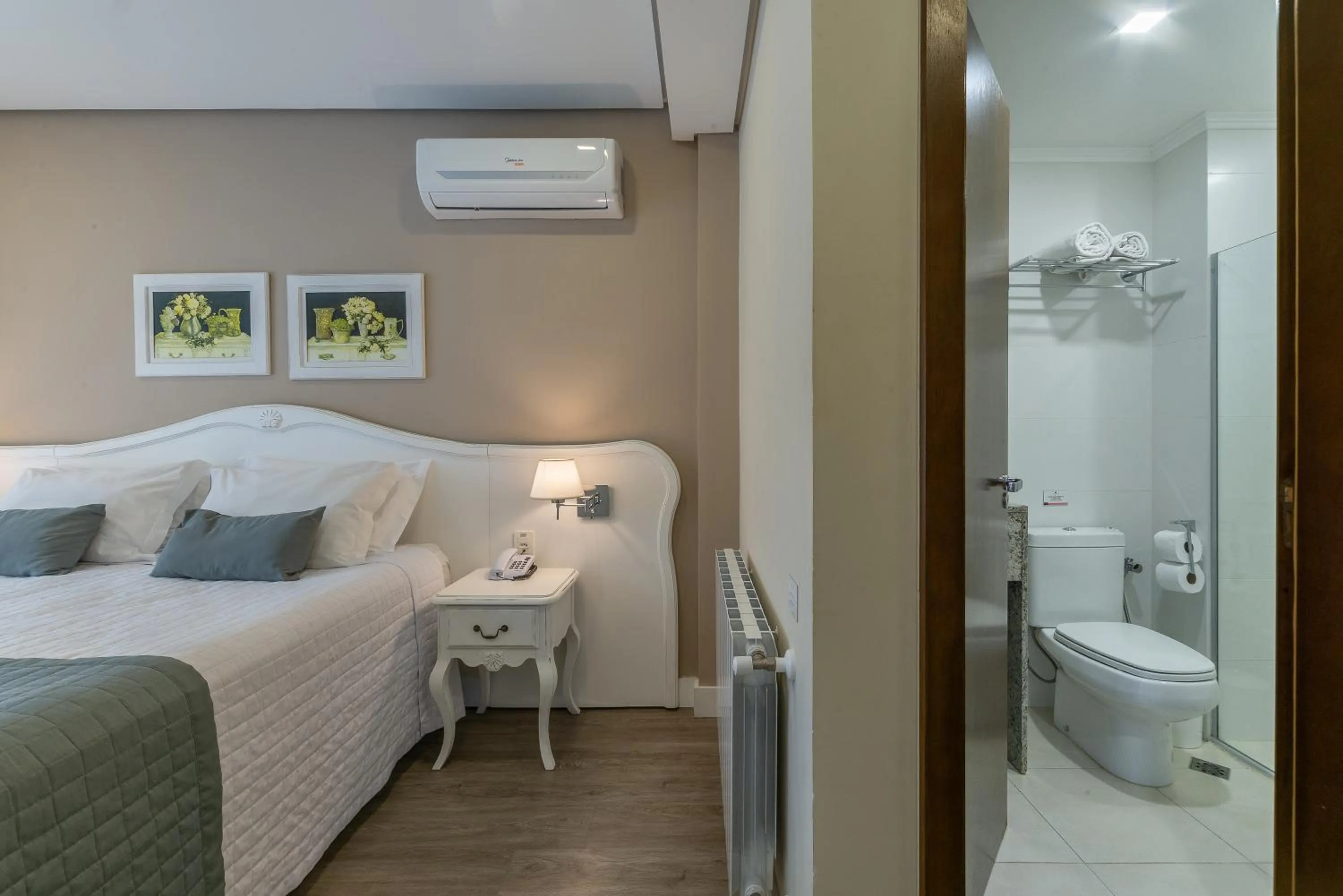 Bed in Hotel Monte Felice Bosque