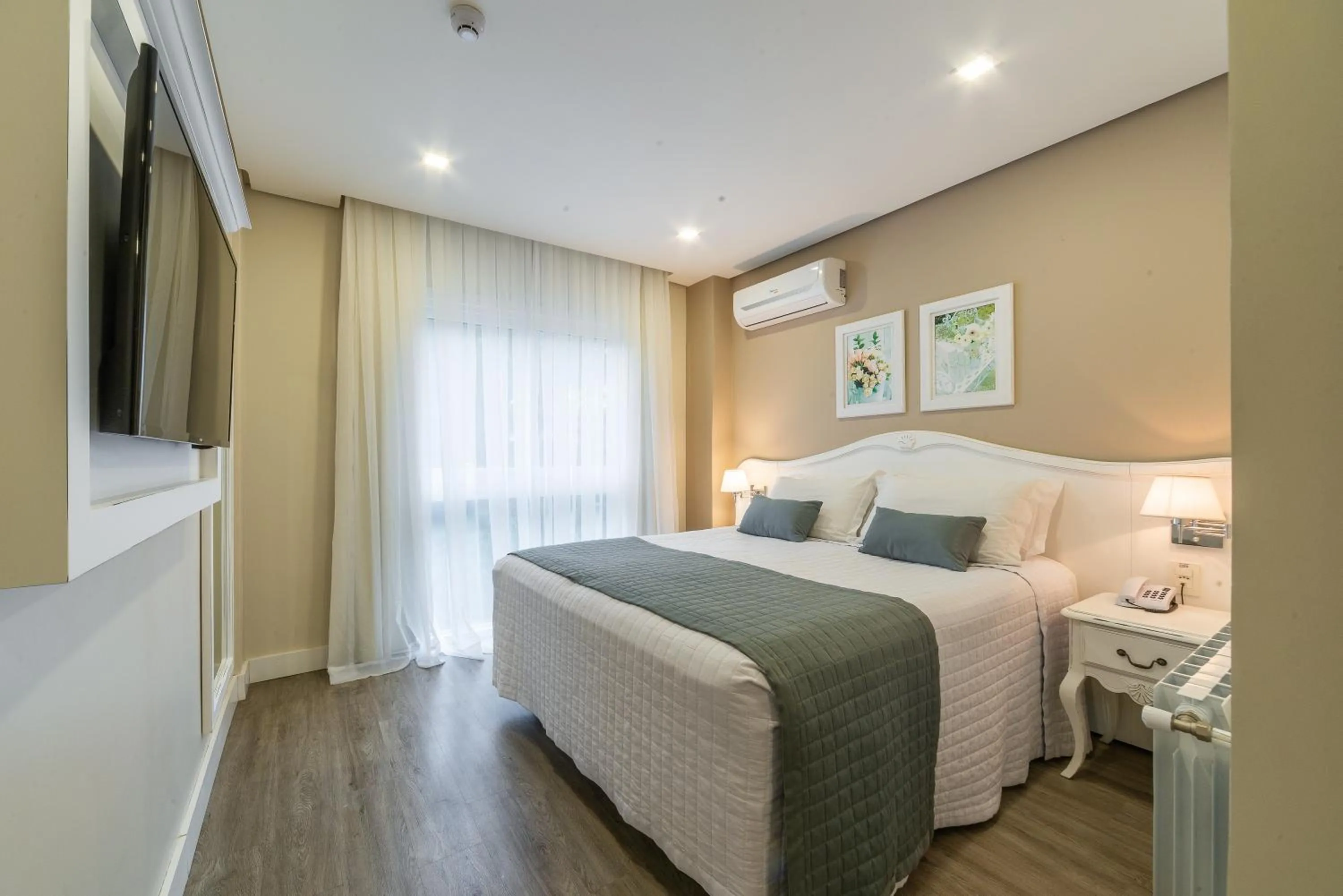 Bed in Hotel Monte Felice Bosque