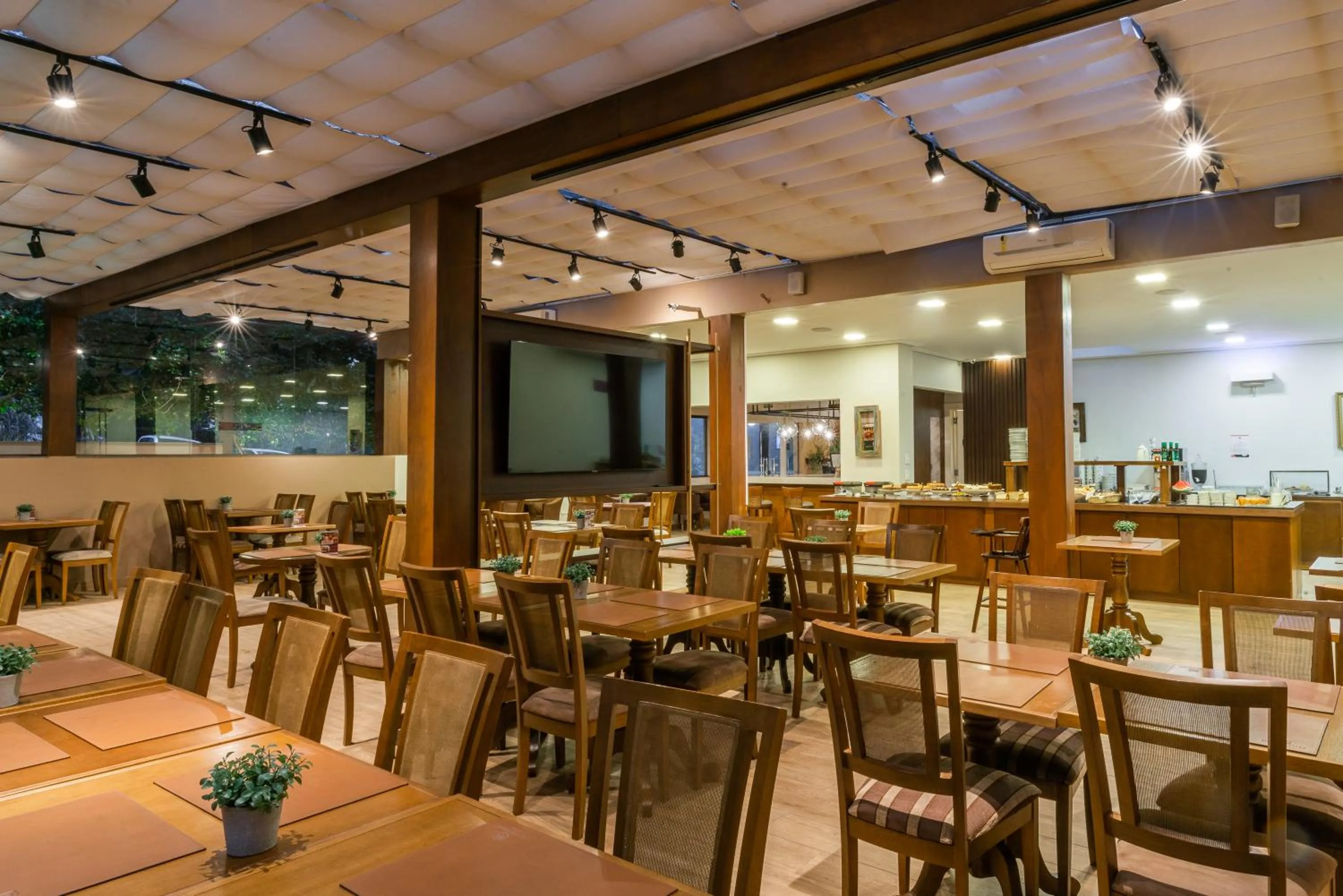 Restaurant/places to eat in Hotel Monte Felice Bosque