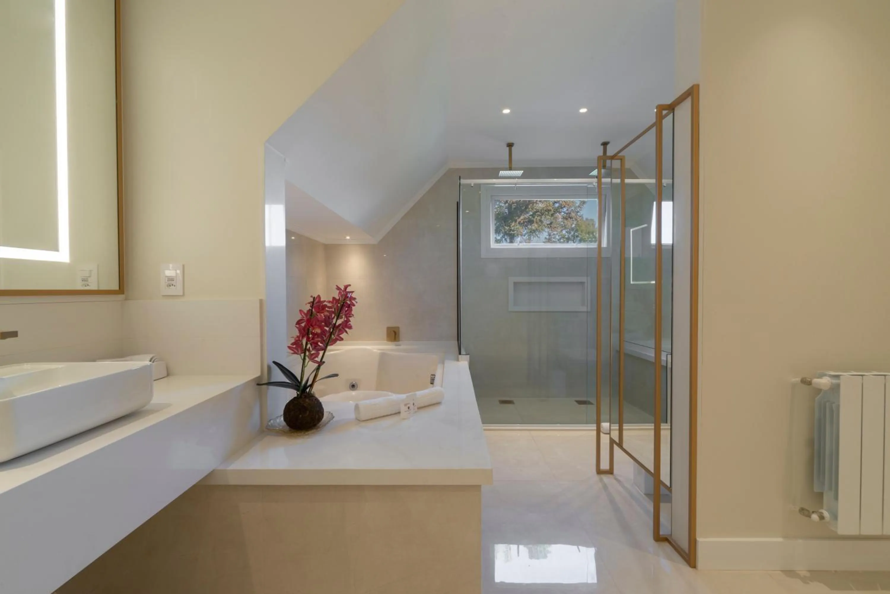 Hot Tub in Hotel Monte Felice Bosque