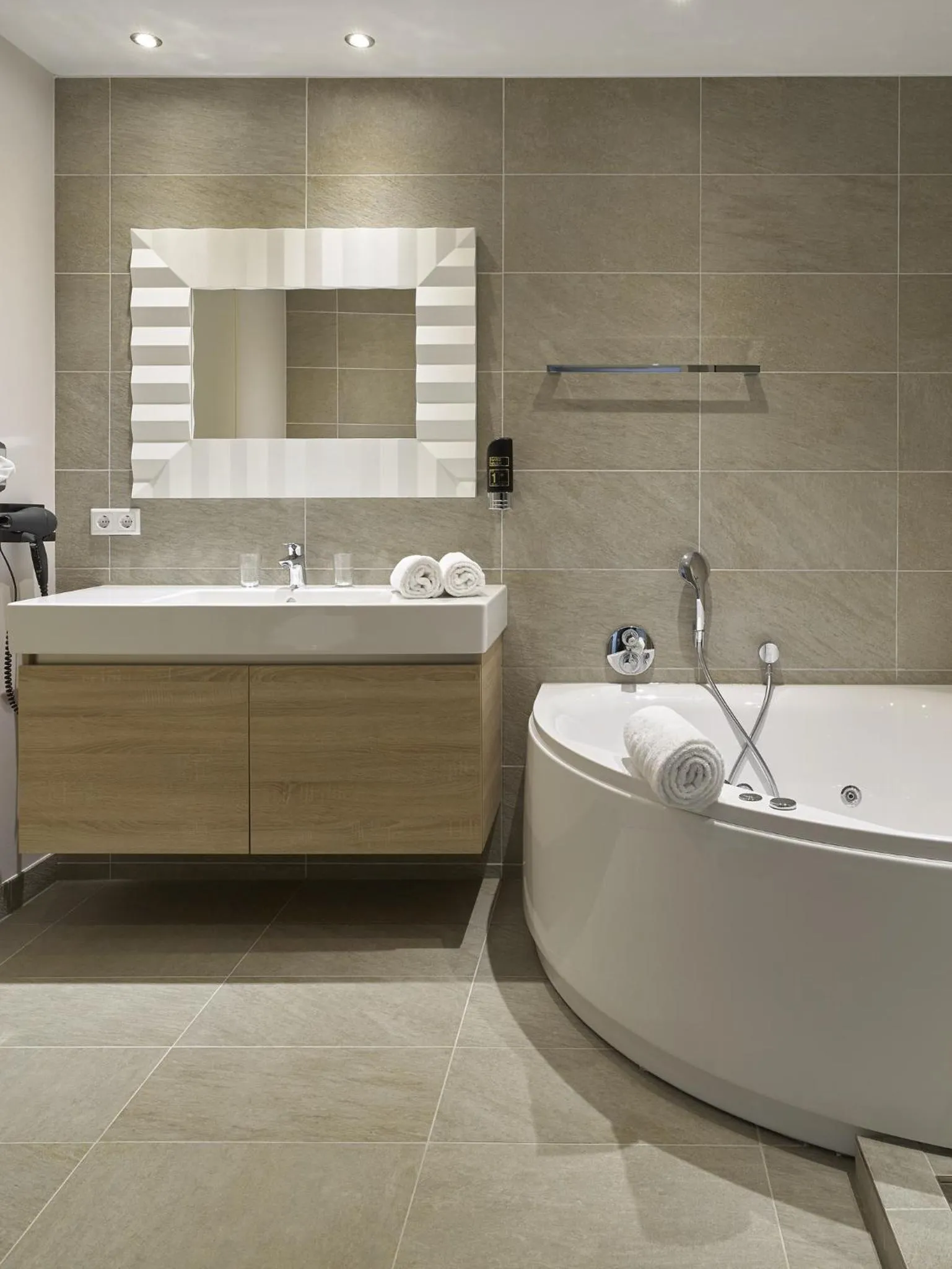 Bathroom in Romantik Parkhotel het Gulpdal