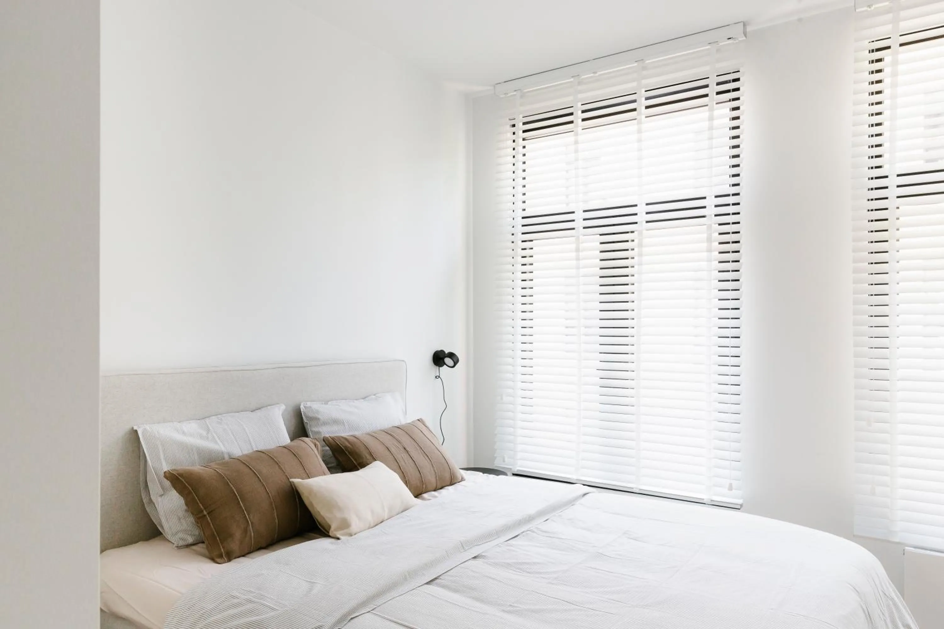 Bed in High-end flats at South area