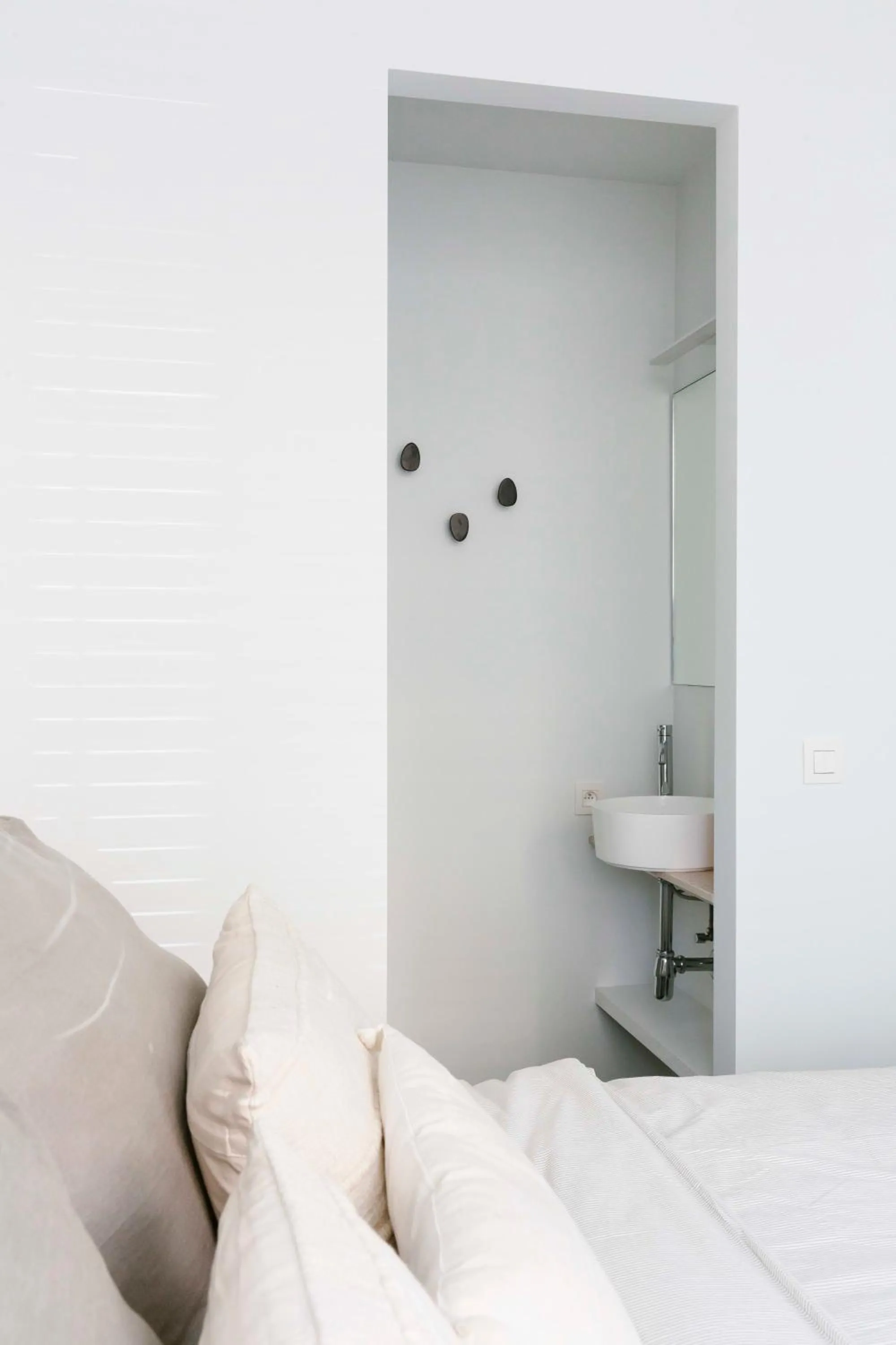 Bed in High-end flats at South area