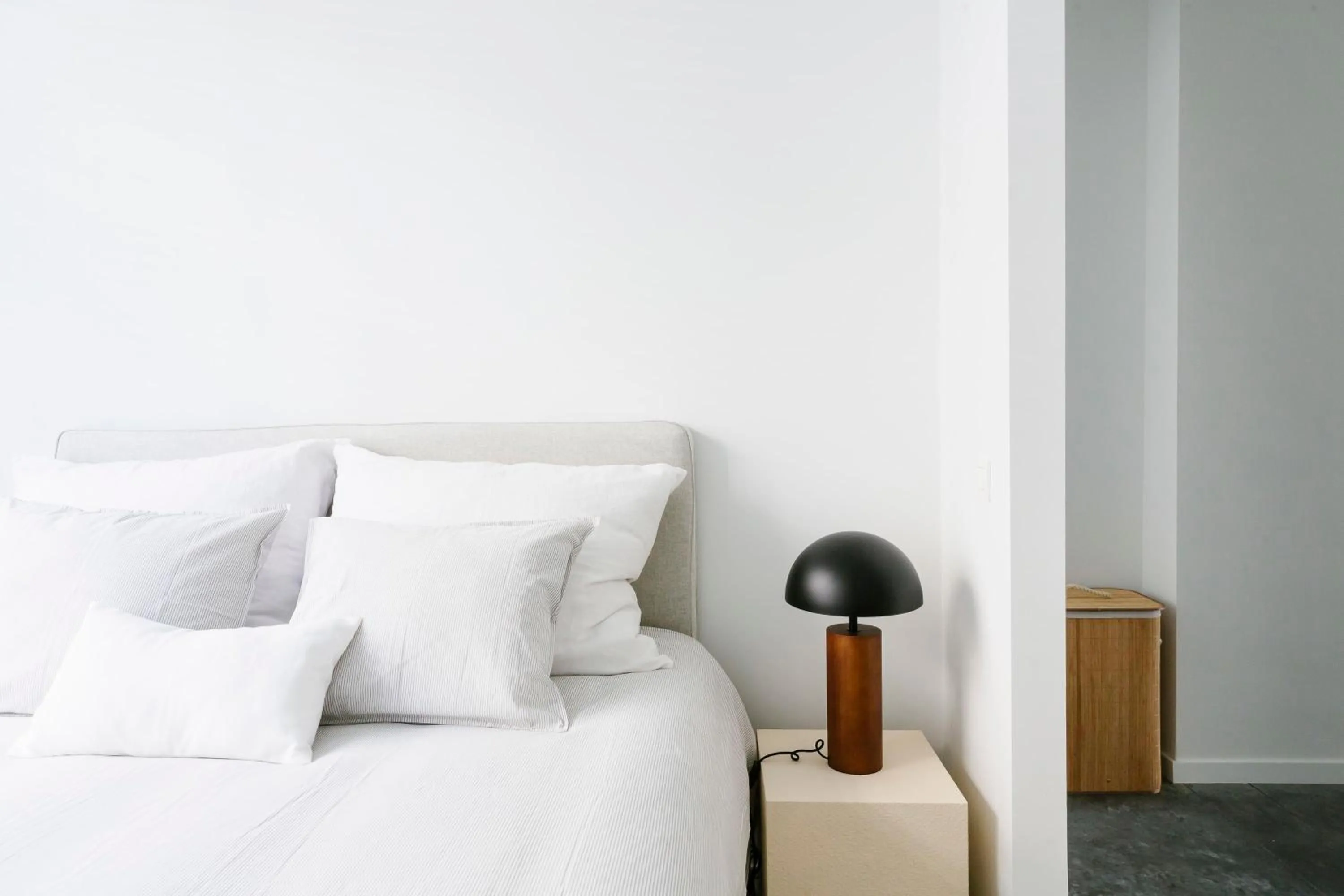 Bed in High-end flats at South area