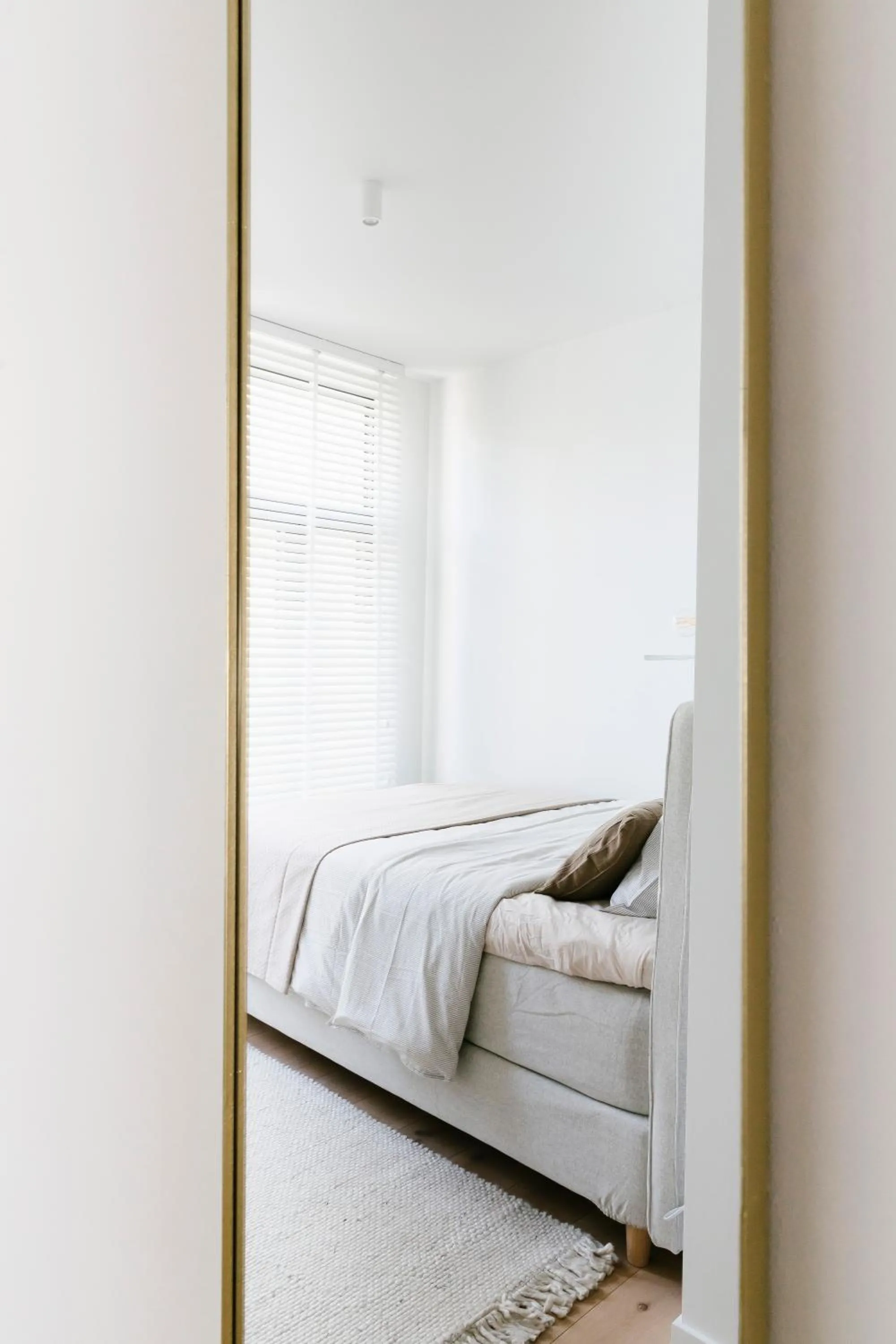 Bed in High-end flats at South area