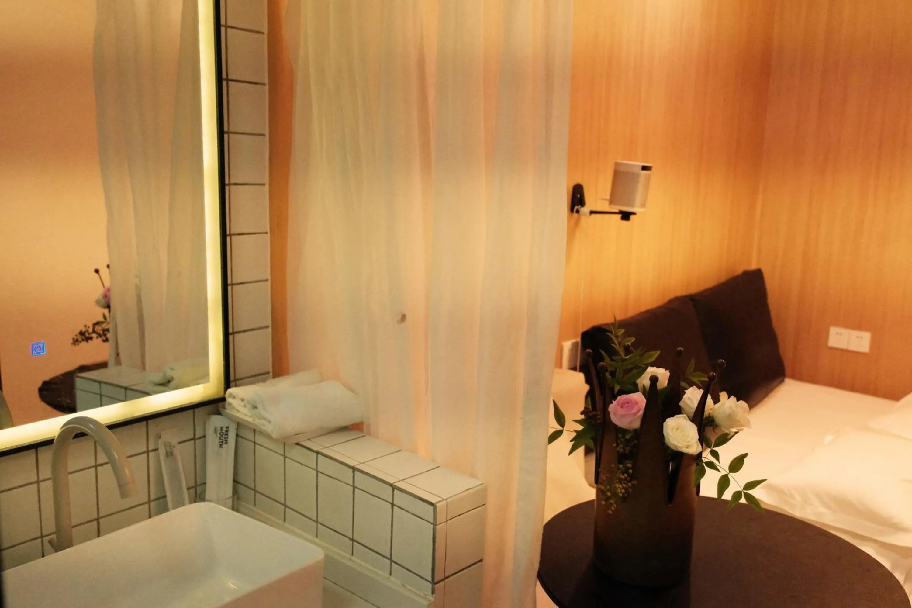 Toilet, Bed in City Park Hotel