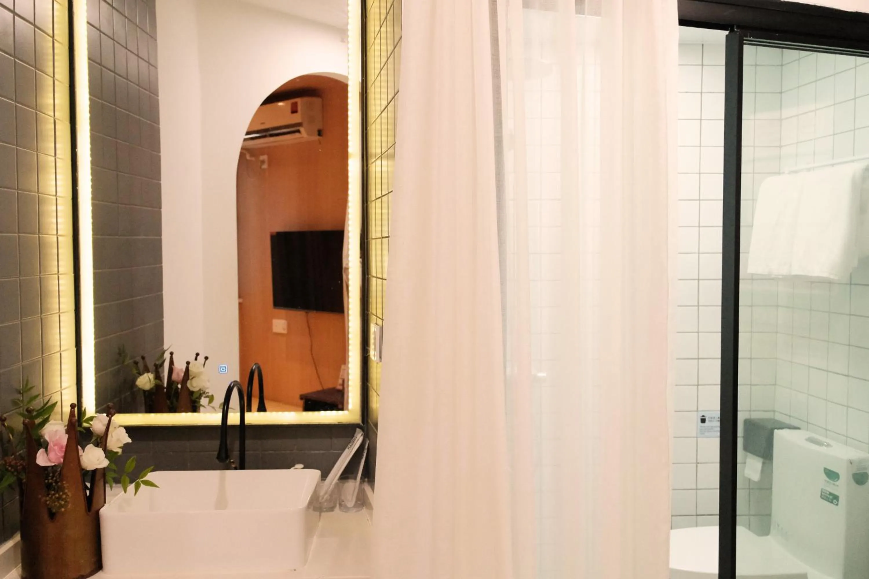 Toilet in City Park Hotel