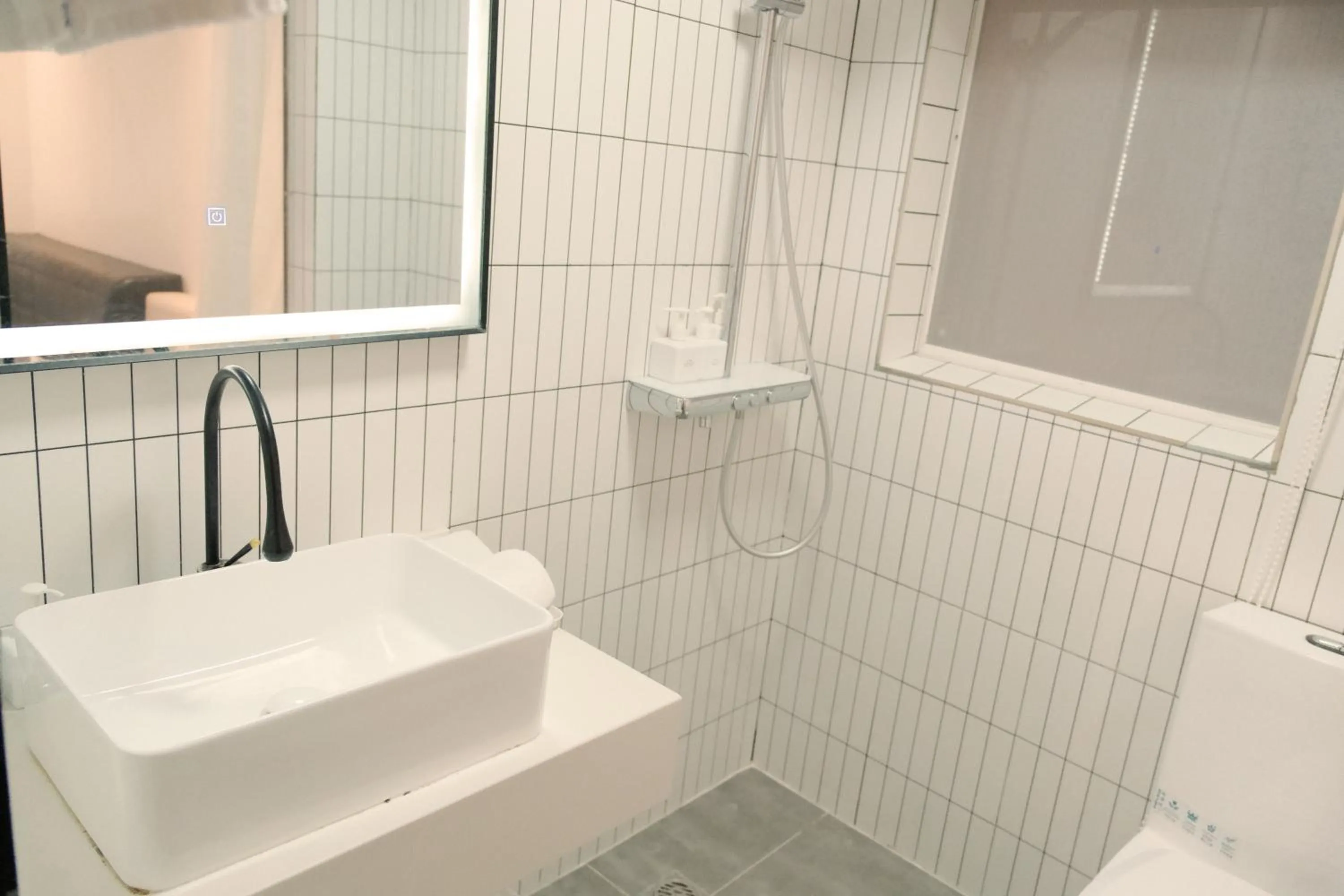 Shower in City Park Hotel