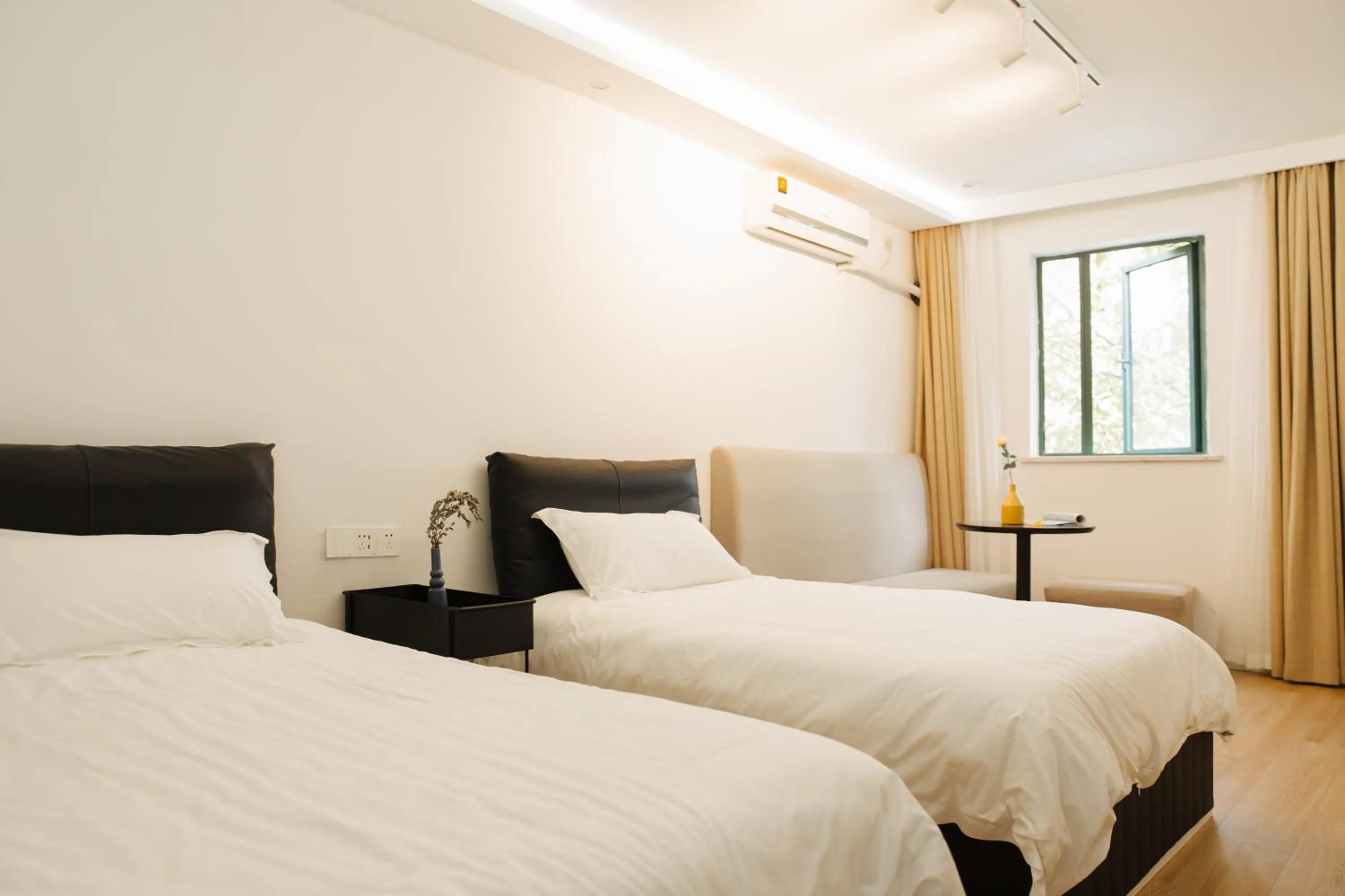 Bed in City Park Hotel