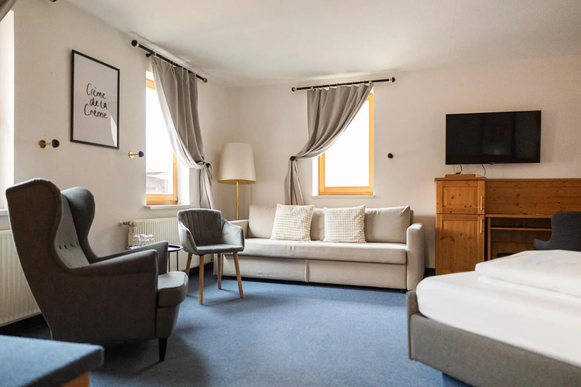 Photo of the whole room, Bed in Gasthof zum goldenen Schiff - Historisches Hotel mit Frühstück & Self-Check-in