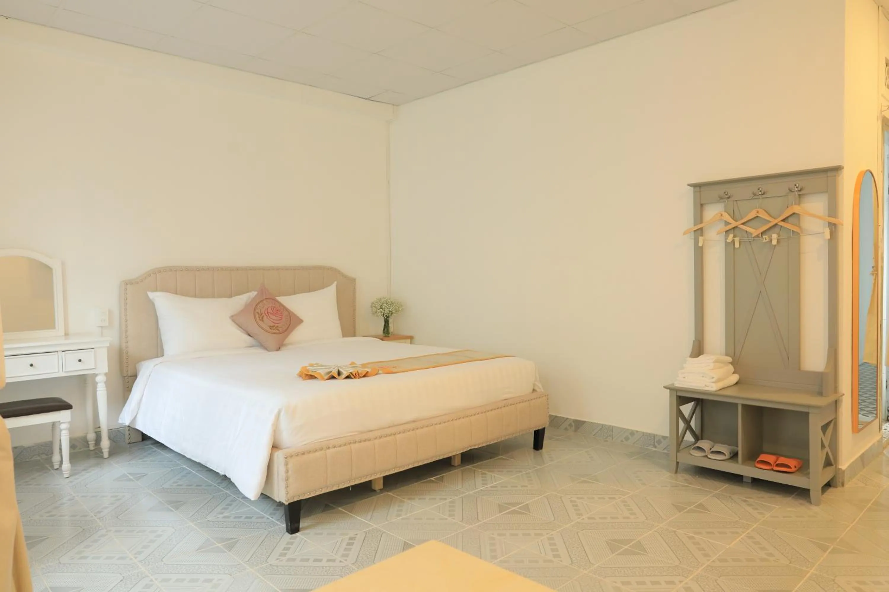 Bedroom in LA VIE EN ROSE 2 Hotel