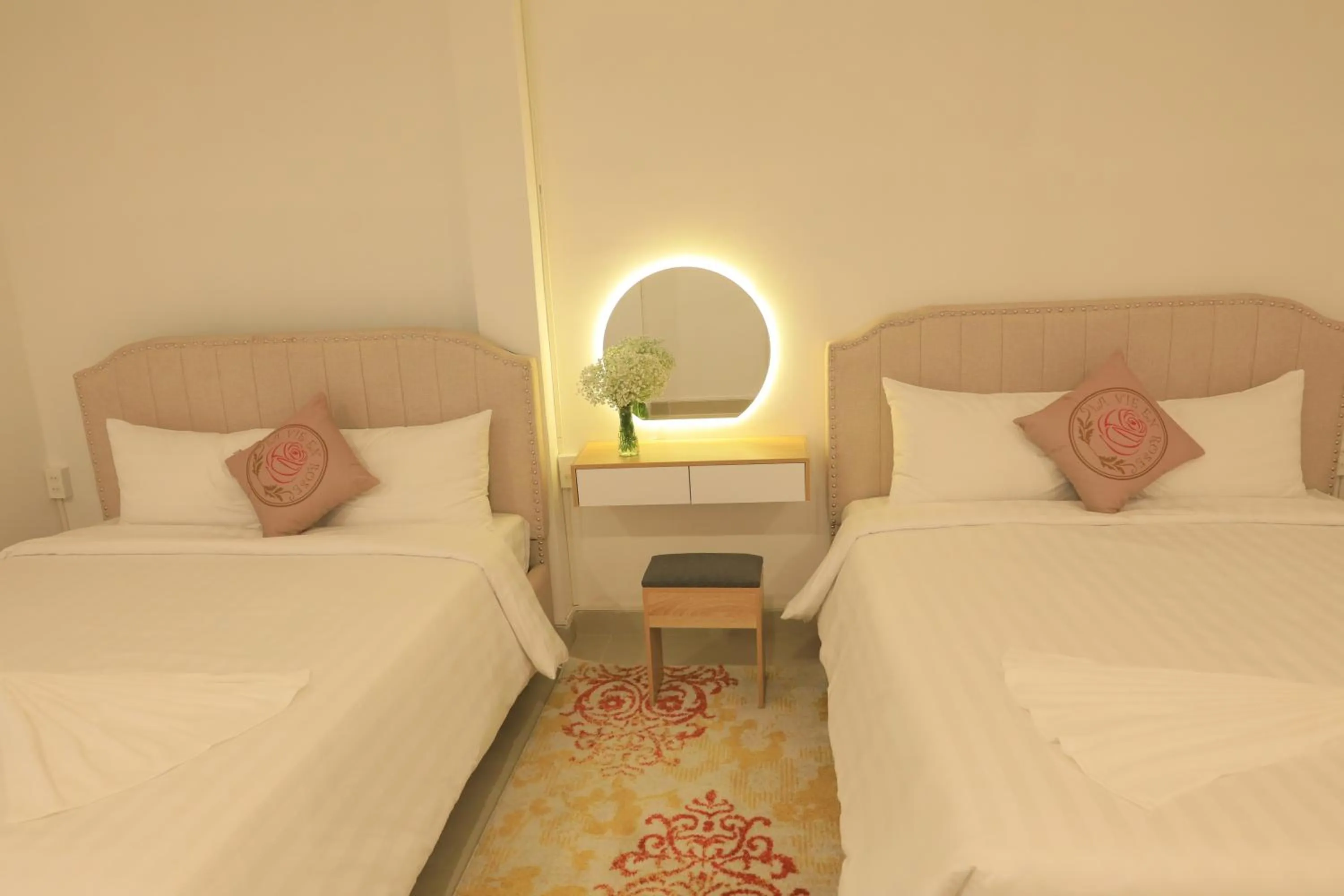 Photo of the whole room in LA VIE EN ROSE 2 Hotel