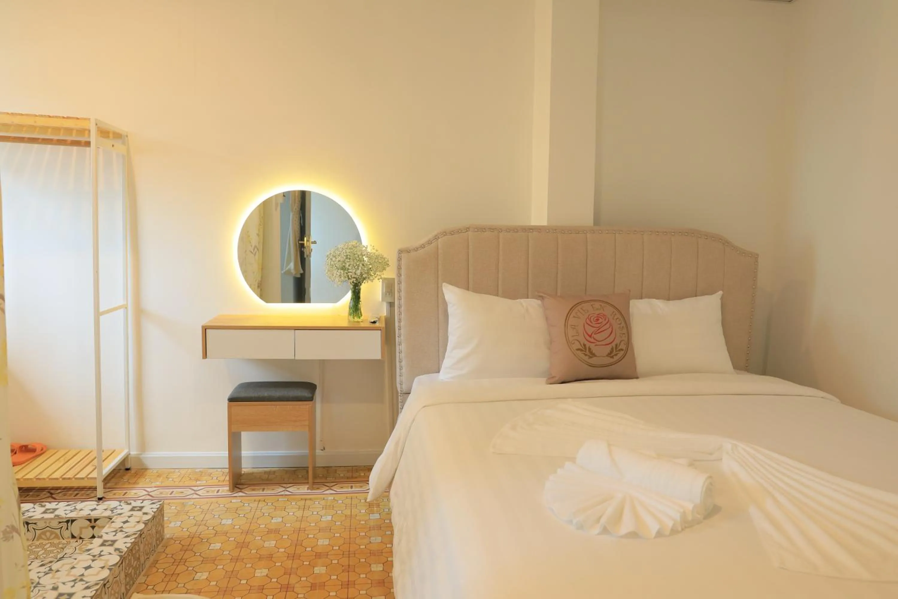 Photo of the whole room in LA VIE EN ROSE 2 Hotel