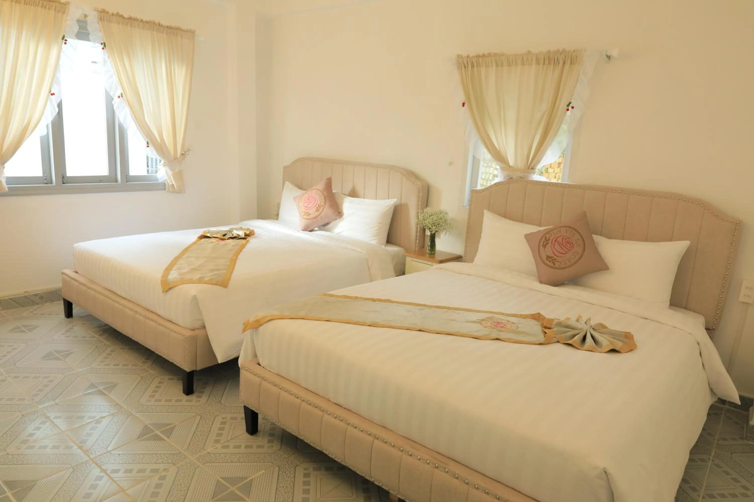 Bedroom in LA VIE EN ROSE 2 Hotel