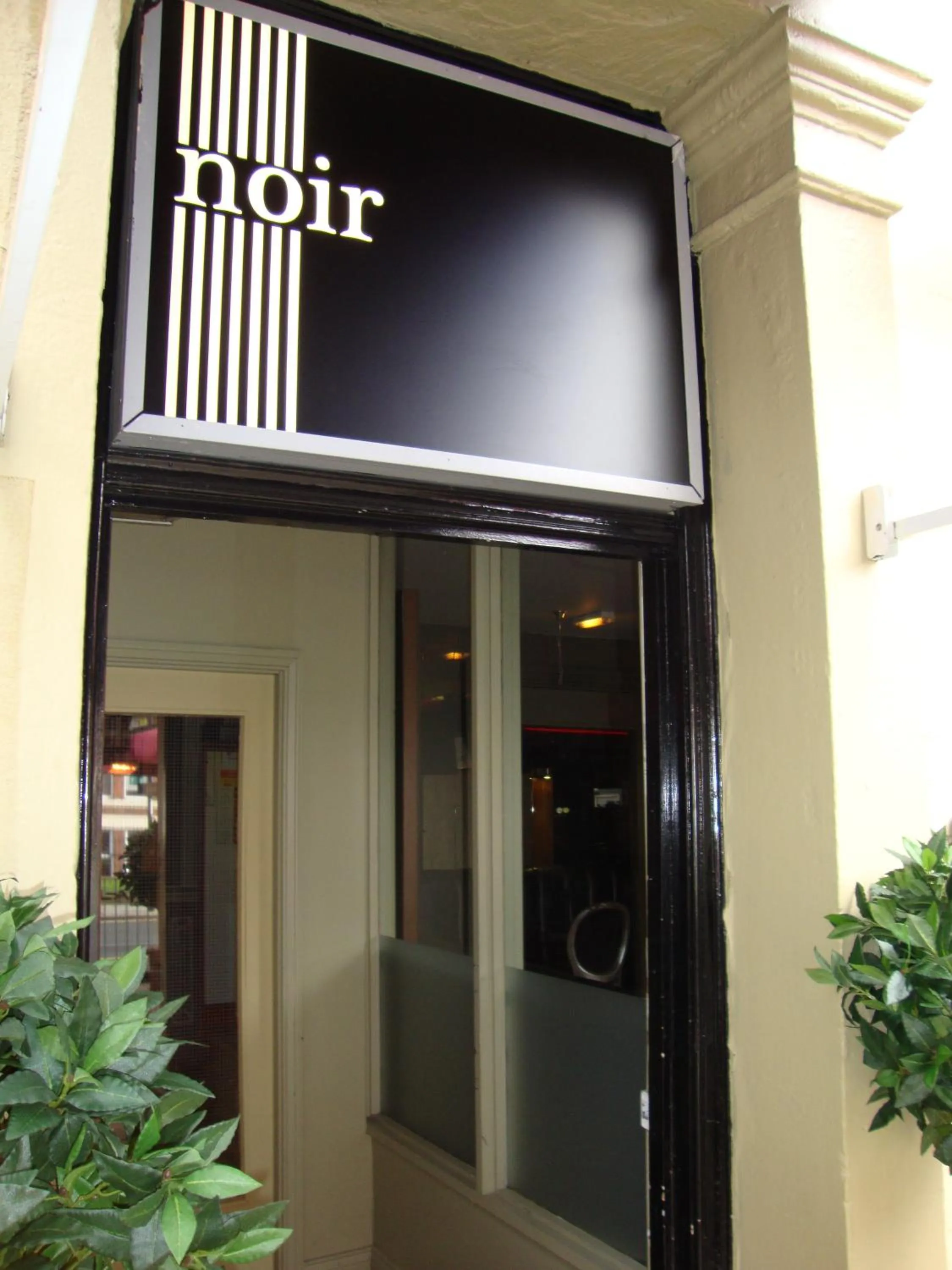 Facade/entrance in Whites Hotel