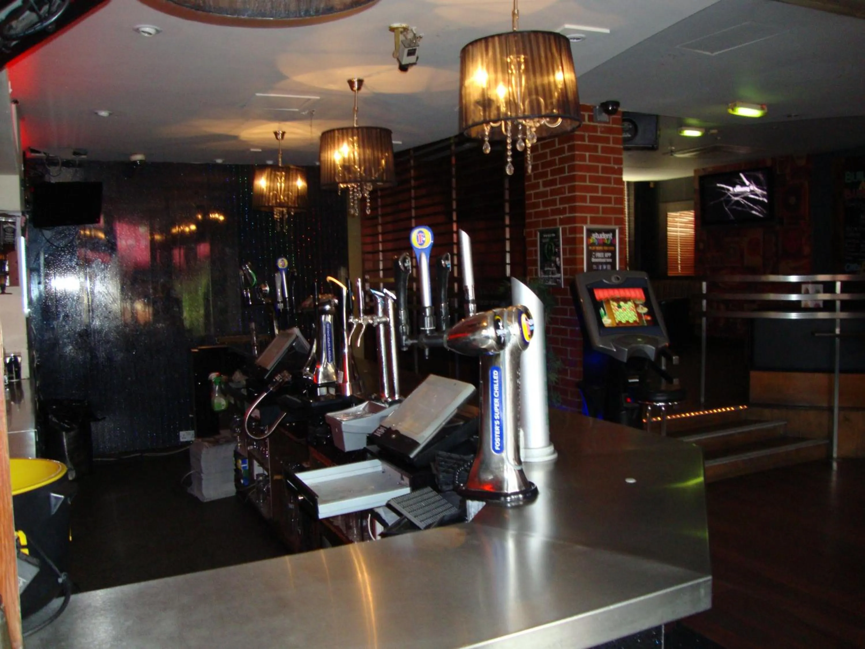 Restaurant/places to eat in Whites Hotel