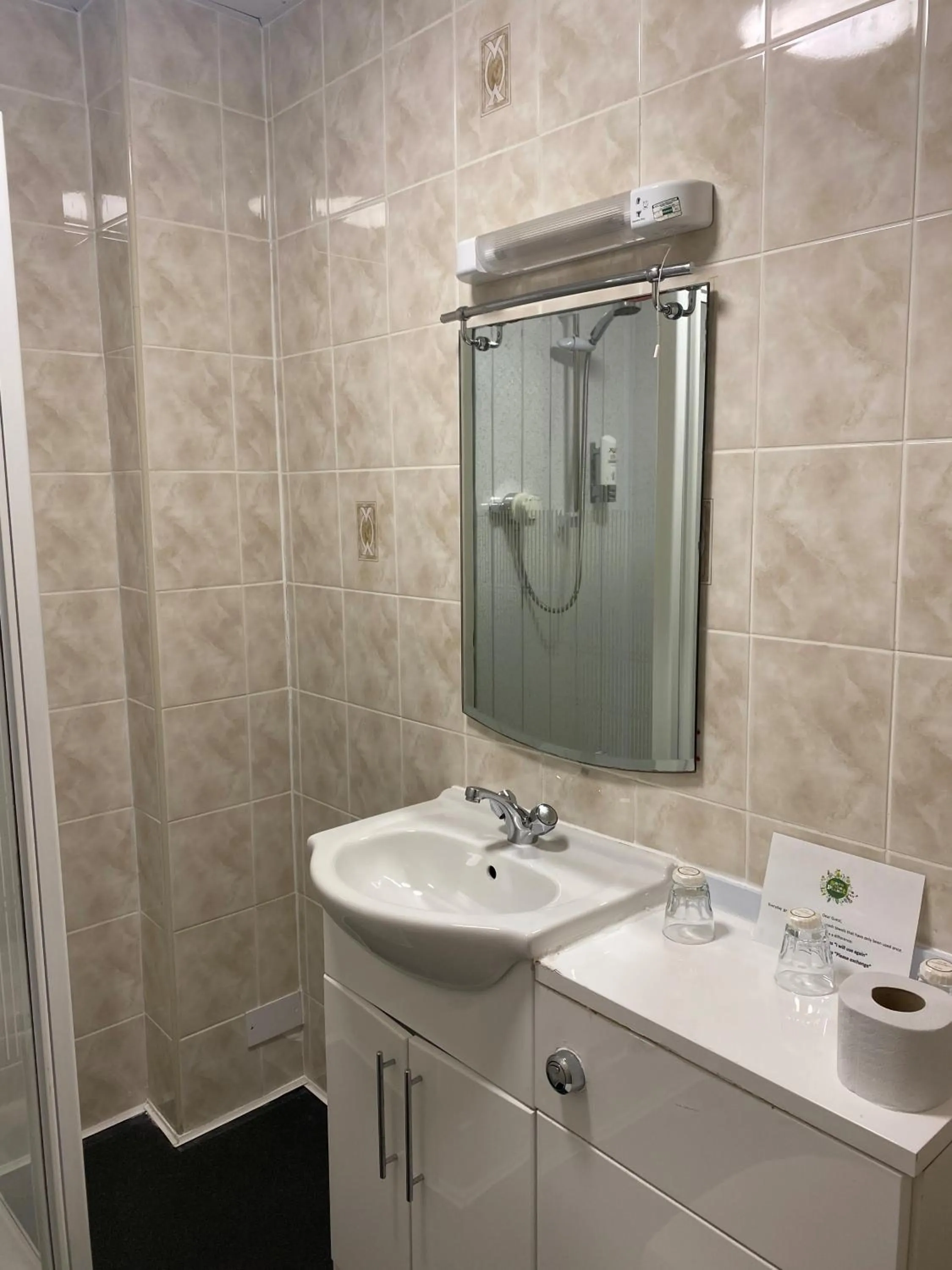 Bathroom in Whites Hotel