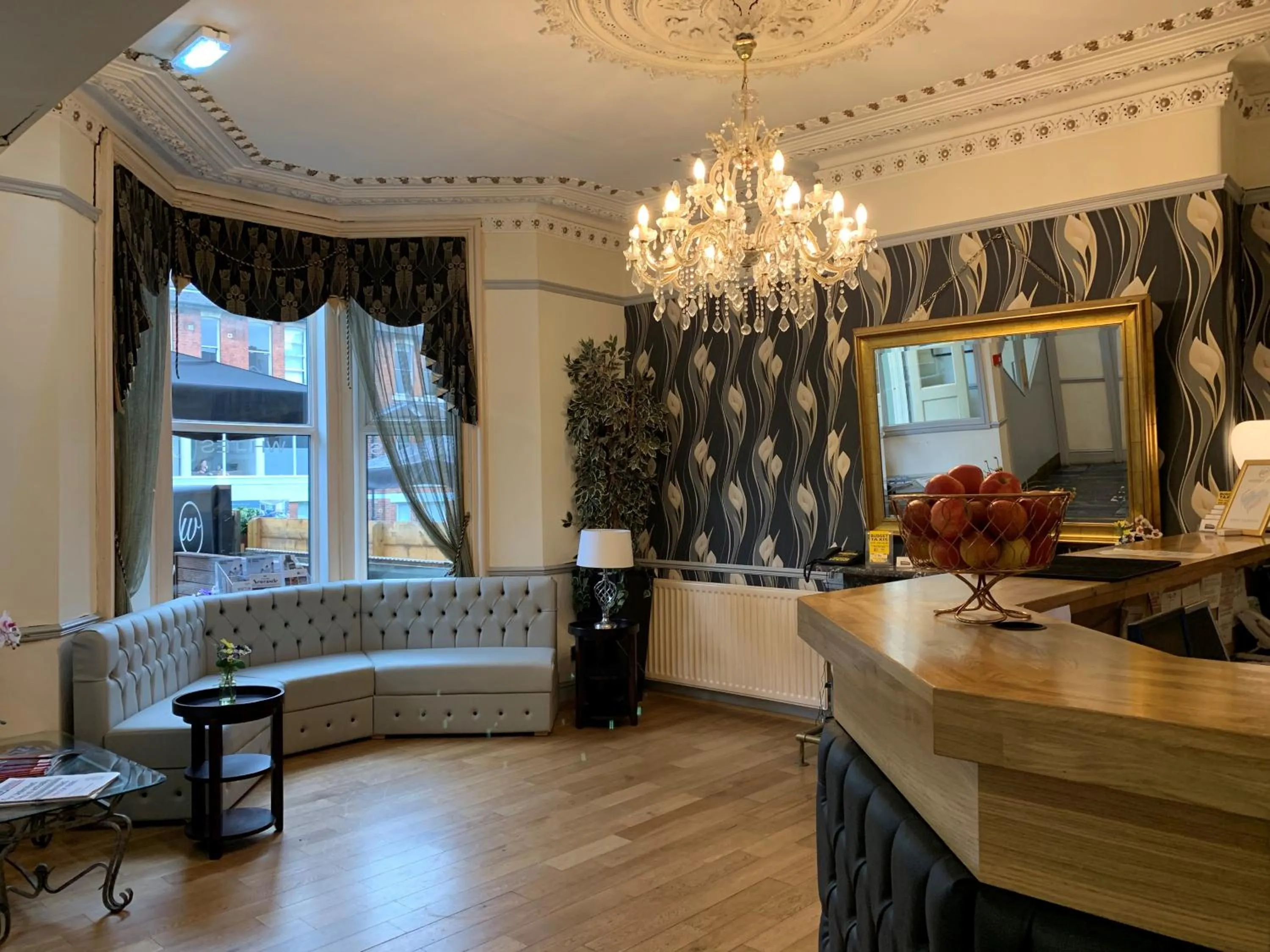 Lobby or reception in Whites Hotel