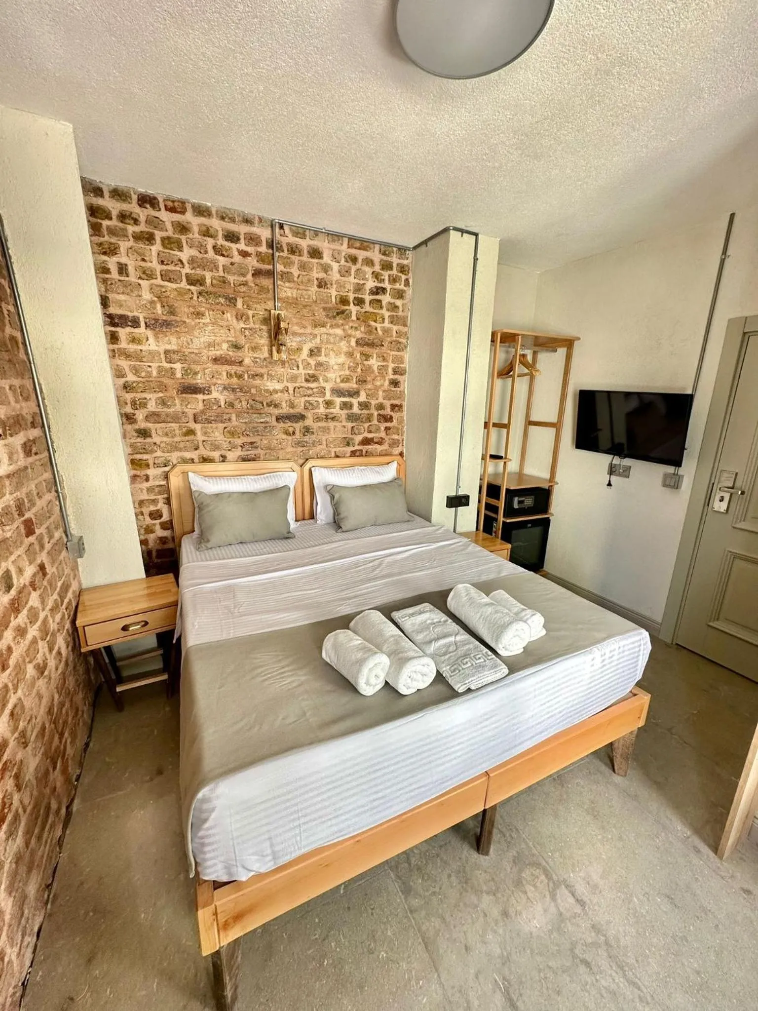 Bed in Elegance House Hotel