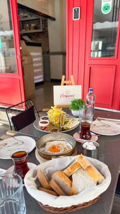 Breakfast in Elegance House Hotel