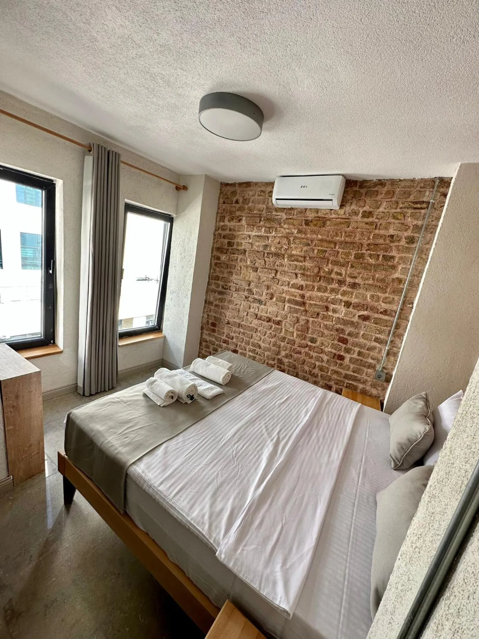 Bed in Elegance House Hotel