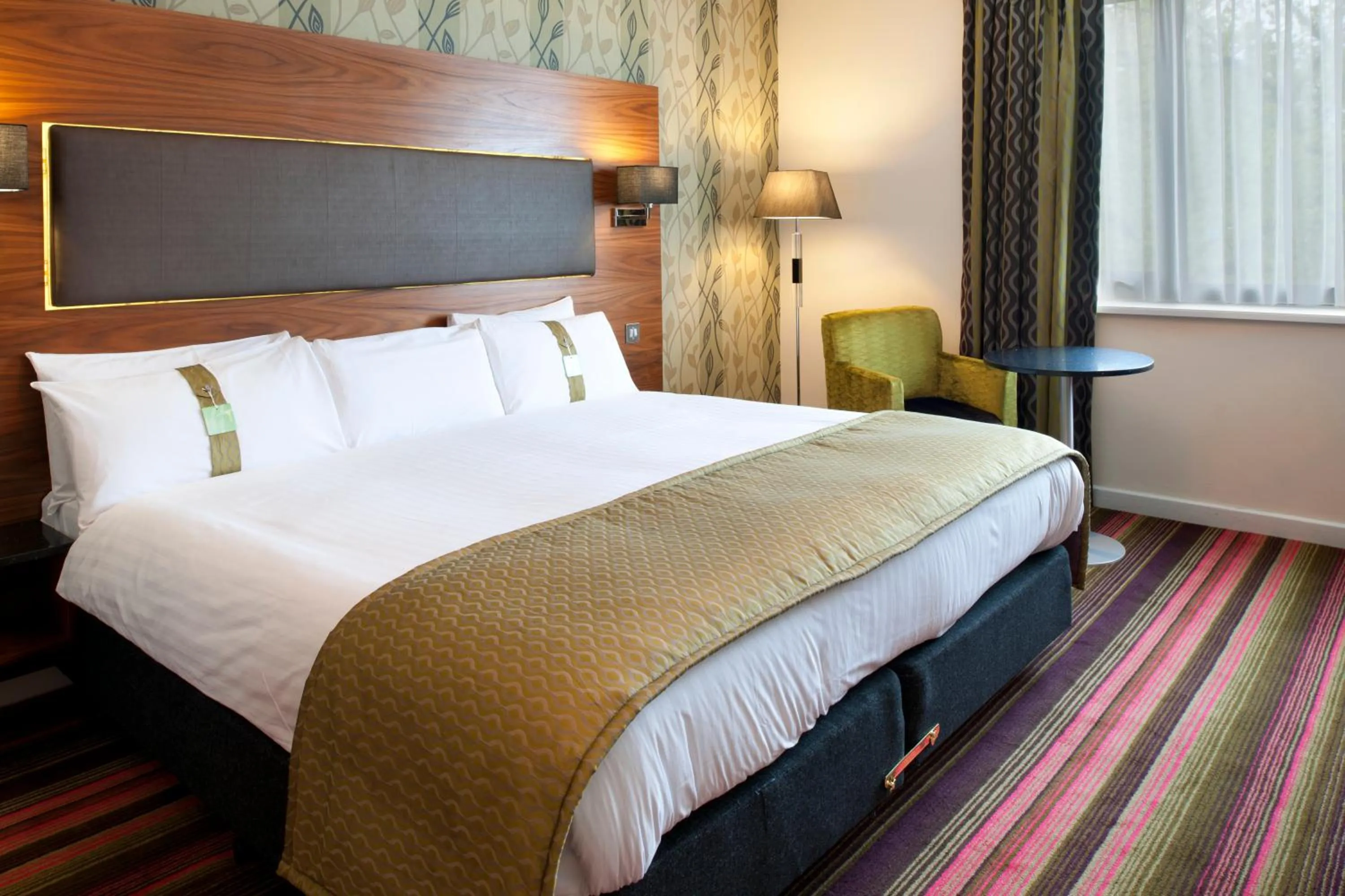 Photo of the whole room, Bed in Holiday Inn Newcastle-Jesmond by IHG