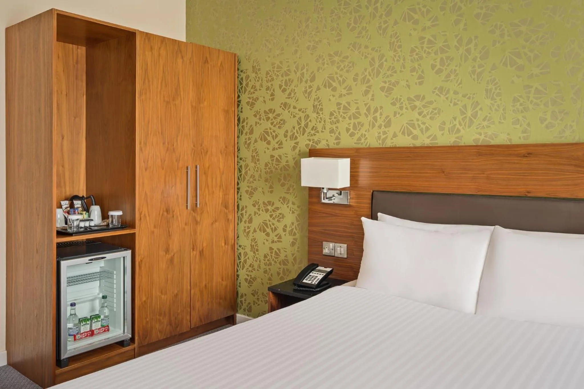 Photo of the whole room, Bed in Holiday Inn Newcastle-Jesmond by IHG