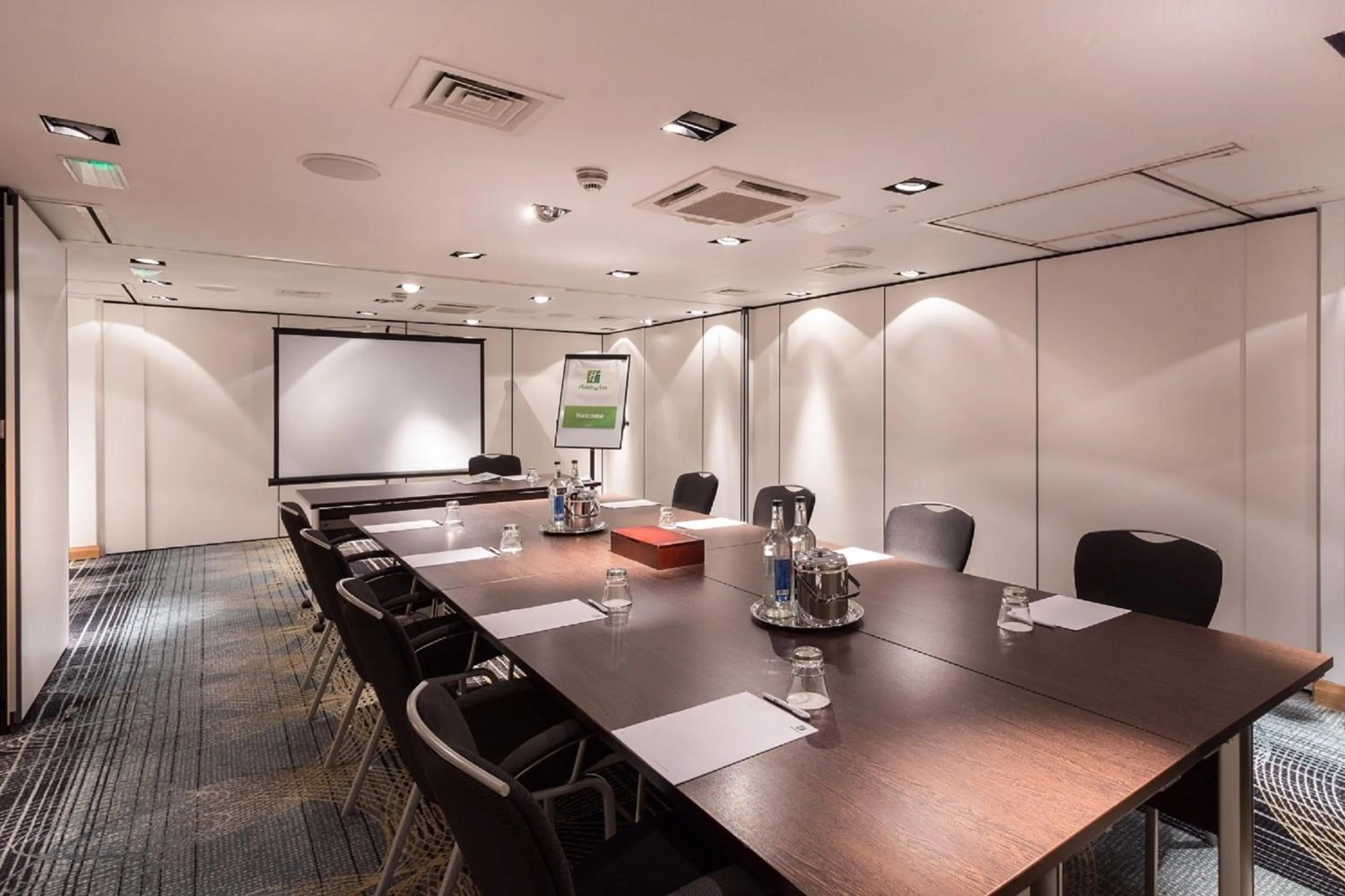 Meeting/conference room in Holiday Inn Newcastle-Jesmond by IHG