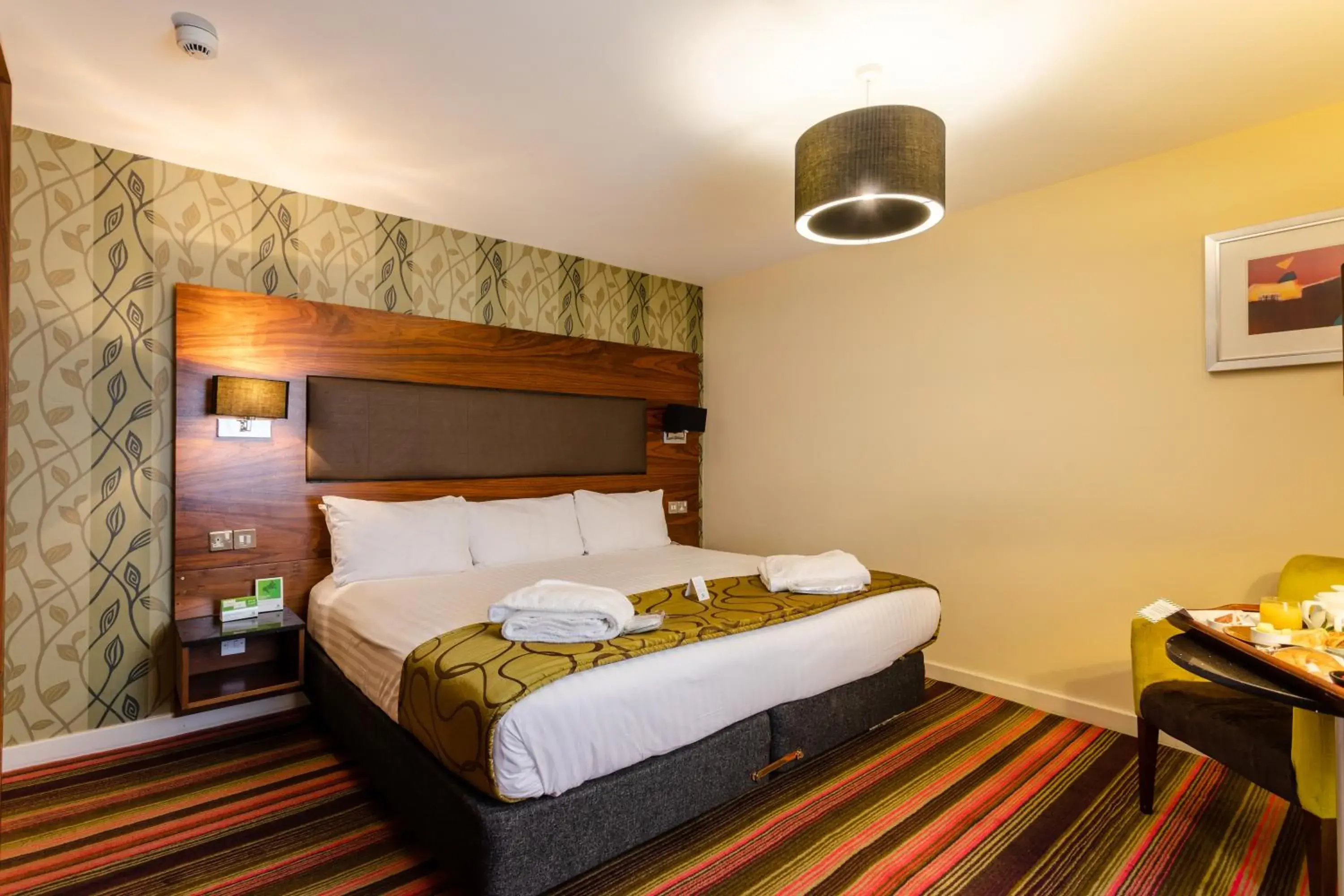 Standard King Room in Holiday Inn Newcastle-Jesmond by IHG Standard King Room in Holiday Inn Newcastle-Jesmond by IHG