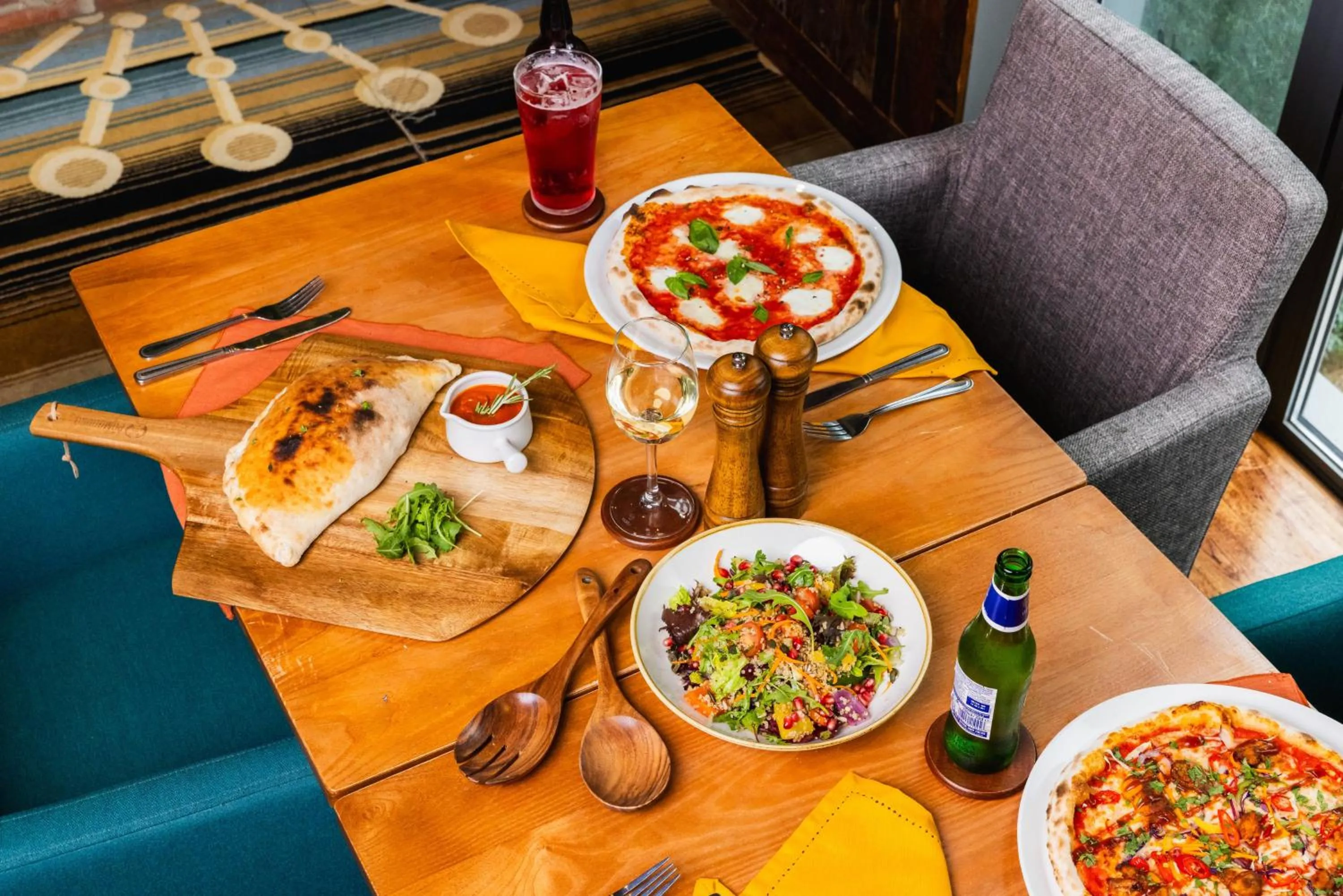 Restaurant/places to eat in Holiday Inn Newcastle-Jesmond by IHG