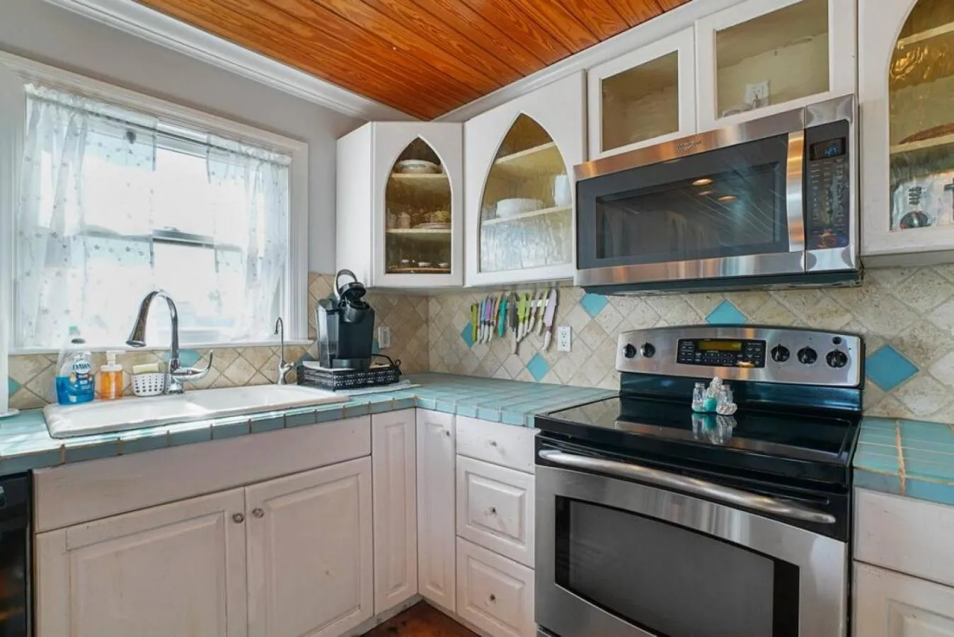 Sea Glass Cottage - An Oceanfront Experience