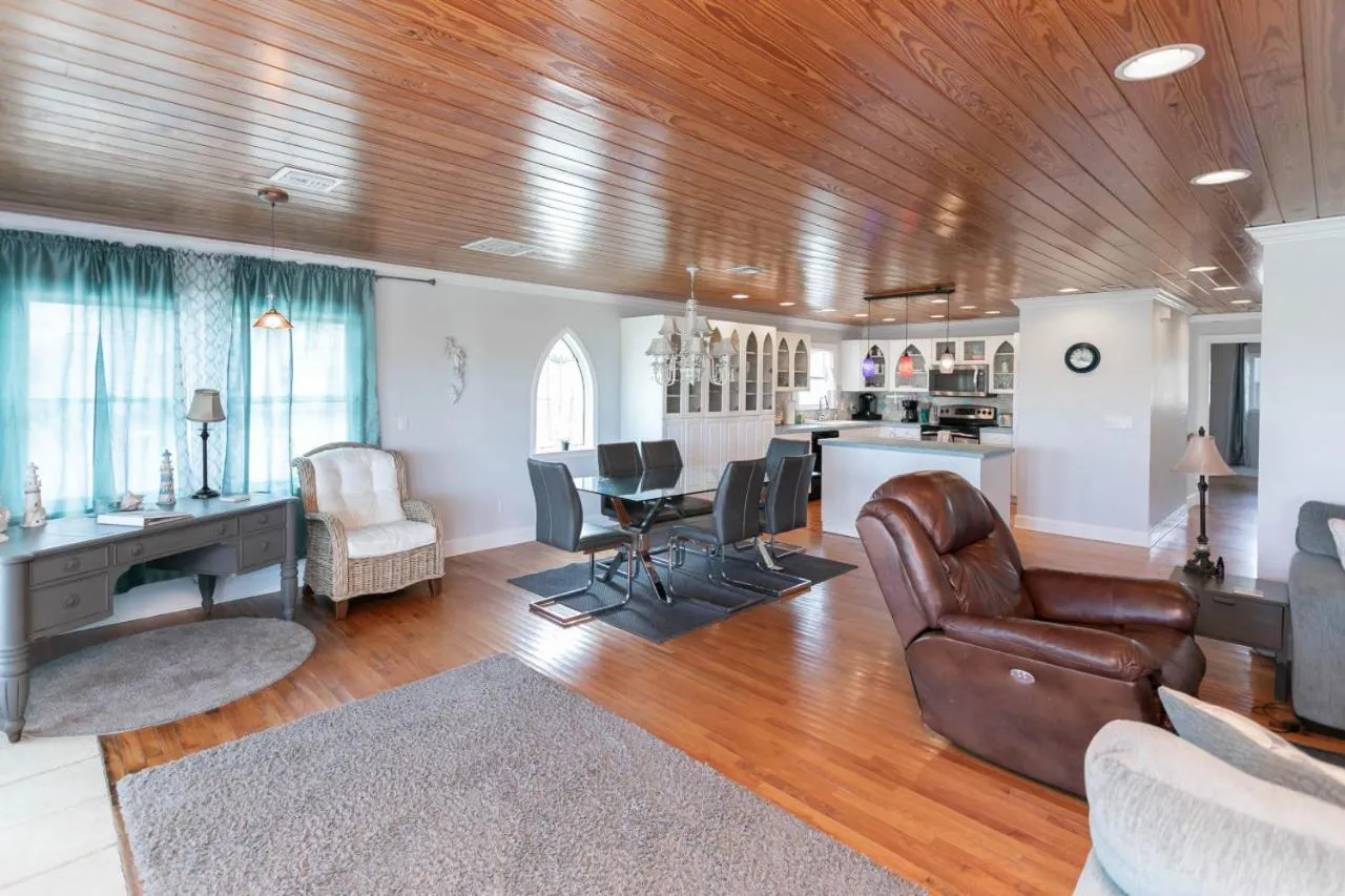 Sea Glass Cottage - An Oceanfront Experience