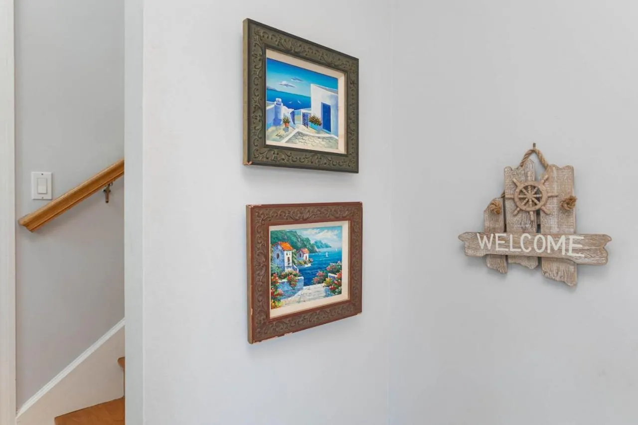 Sea Glass Cottage - An Oceanfront Experience