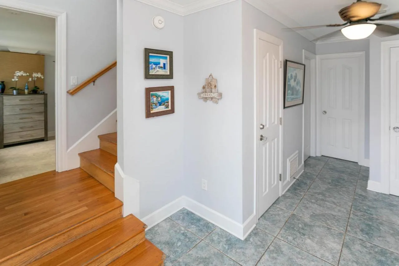 Sea Glass Cottage - An Oceanfront Experience