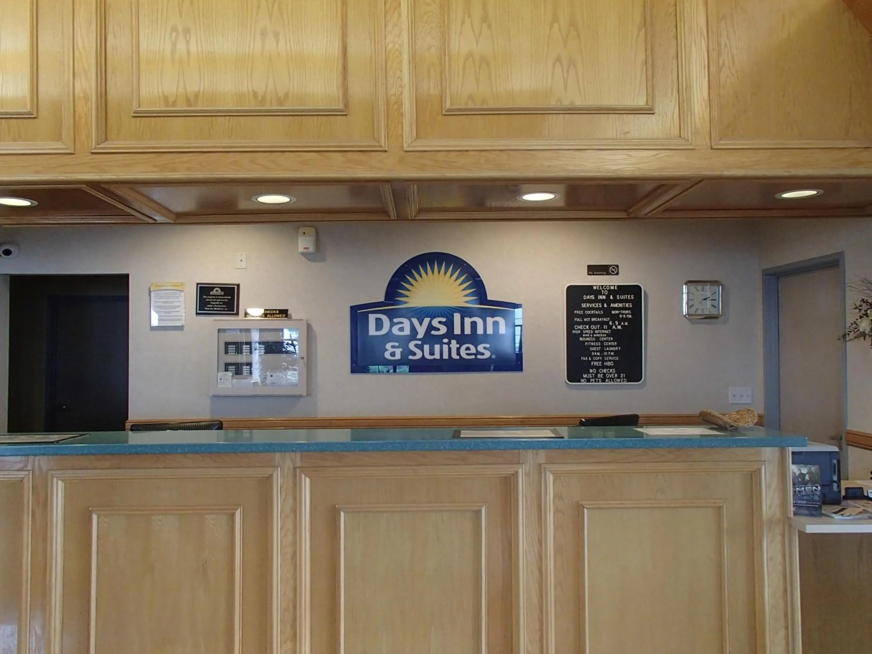 Lobby or reception in Days Inn & Suites by Wyndham Corpus Christi Central