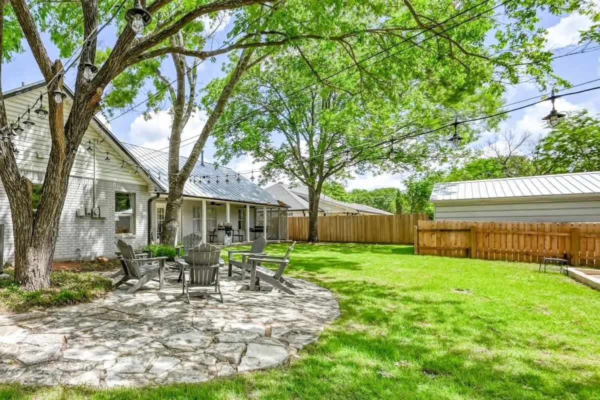 Property building in Luxury Haus - GREAT Backyard, Firepit, Bocce Ball!