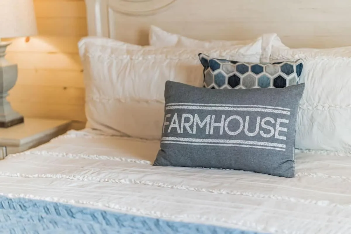 Bed in Stunning Cabin Right on Main St!