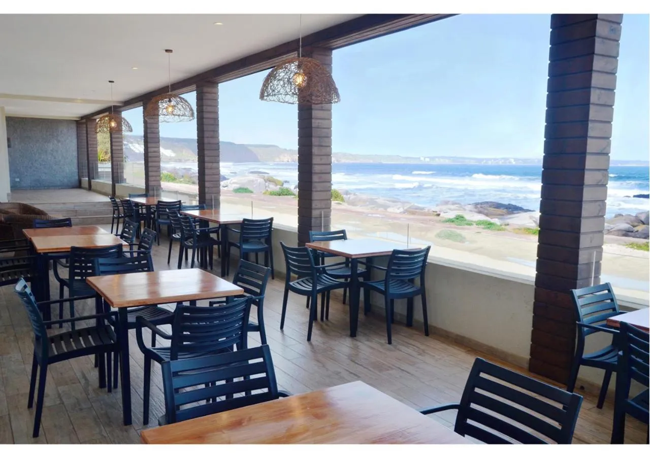 Restaurant/places to eat in Hotel Mae