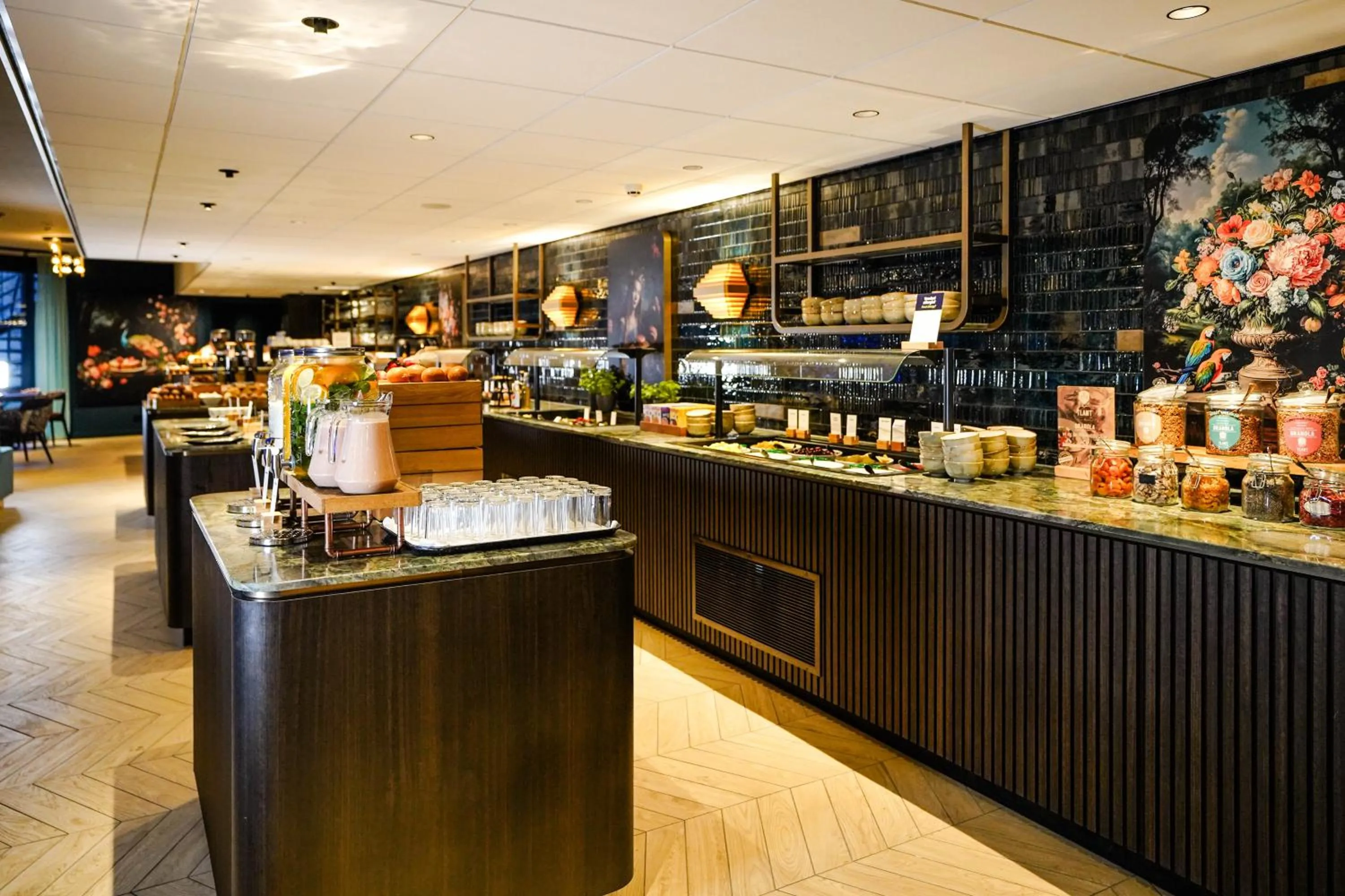 Food and drinks in DoubleTree by Hilton Royal Parc Soestduinen