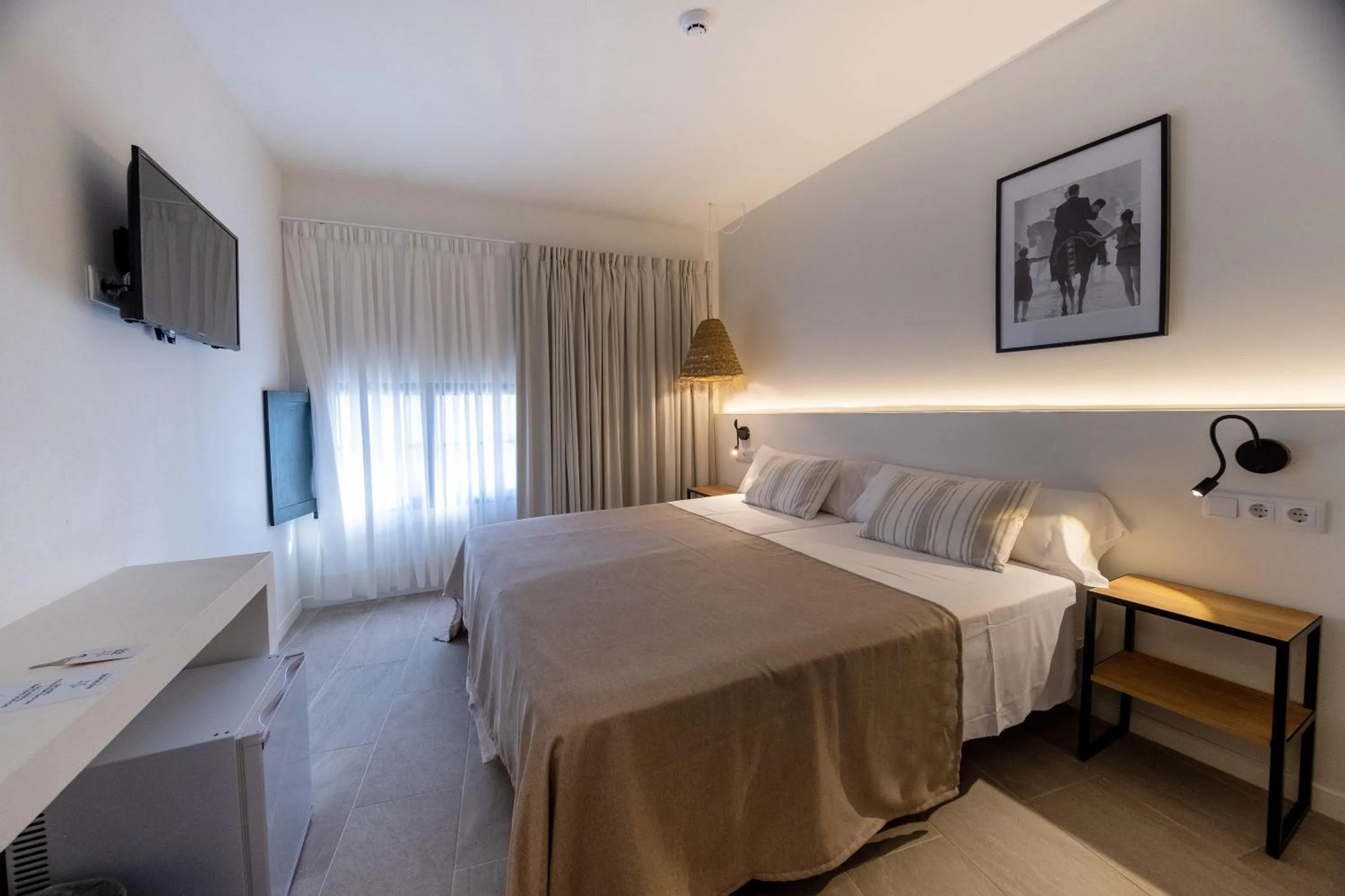 Bedroom, Bed in Tres Tocs