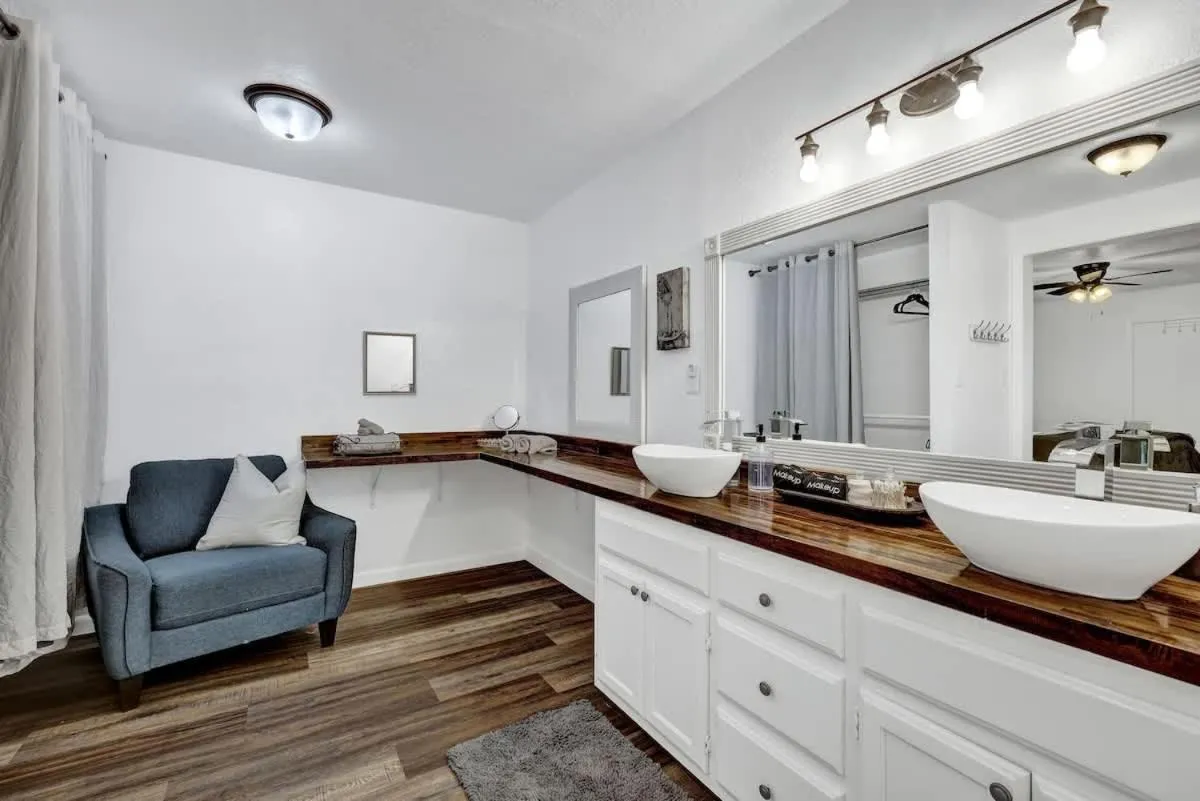 Bathroom in Bayer Guest Haus-Hot Tub and Fire Pit