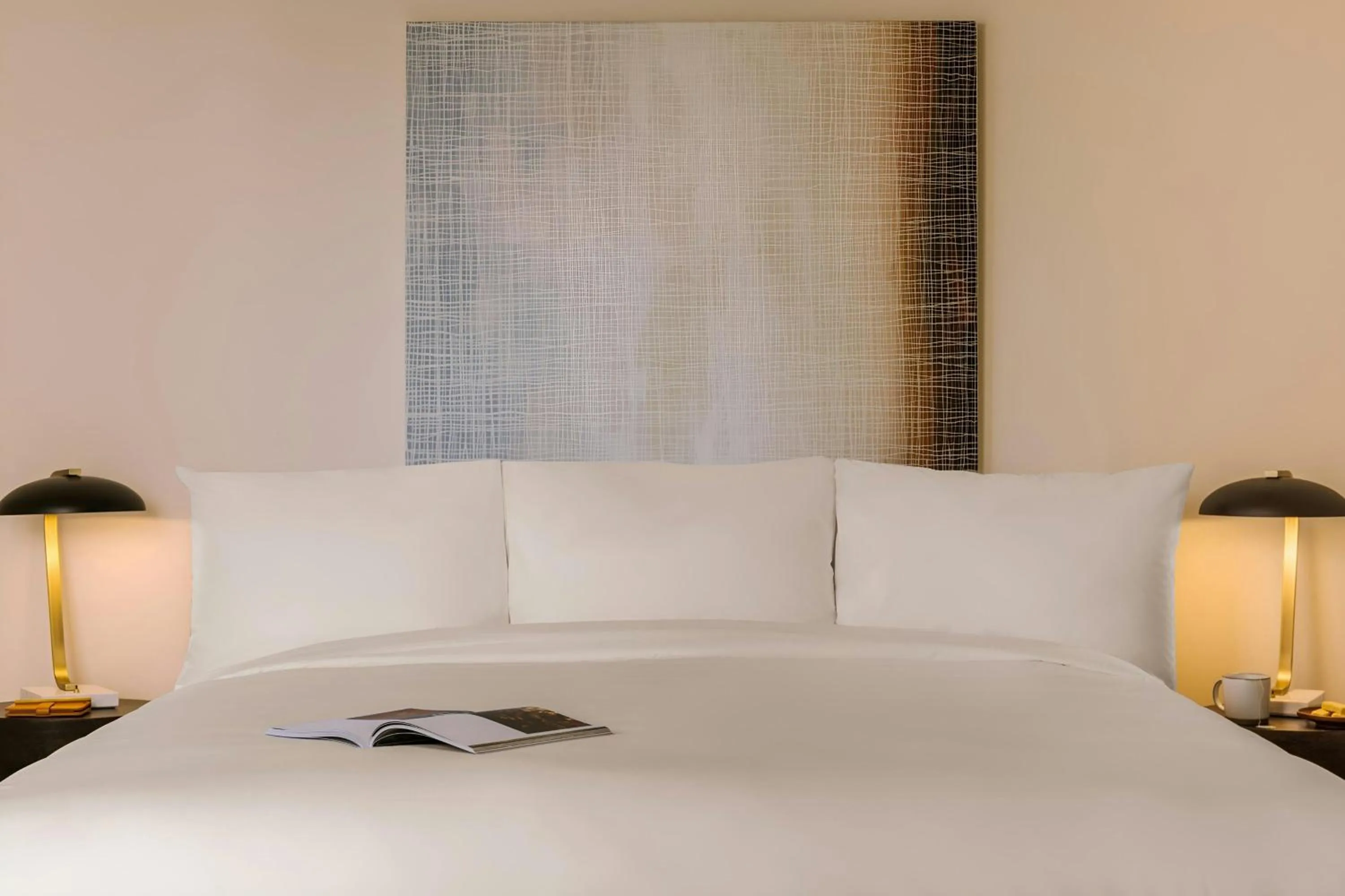 Bedroom, Bed in Sonder by Marriott Bonvoy The Fitz Apartments Downtown St Paul