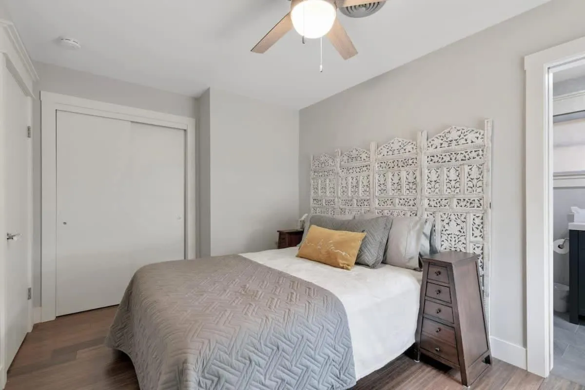 Bed in Gorgeous Home with Grill 5Min from MainSt!