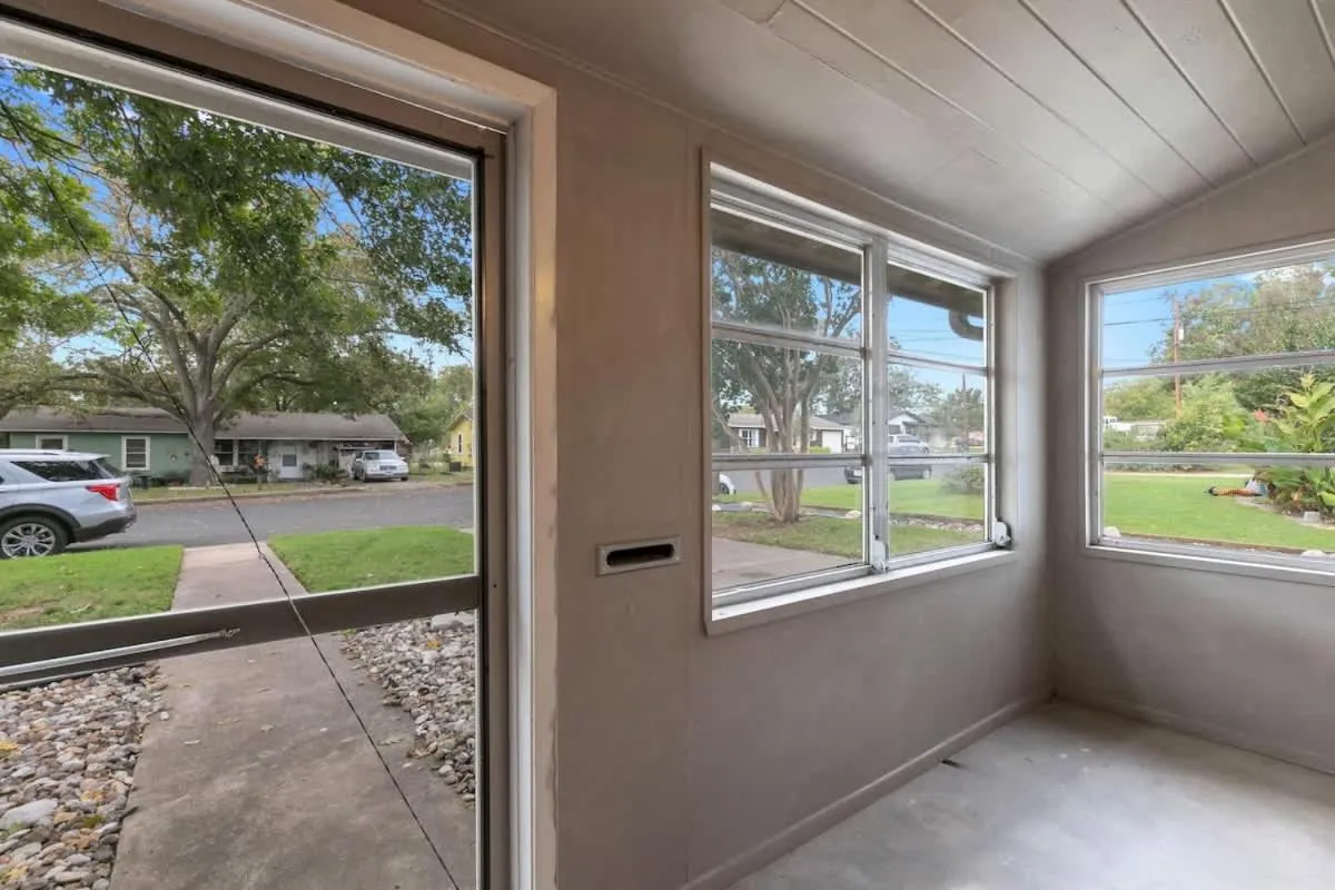 Property building in Gorgeous Home with Grill 5Min from MainSt!