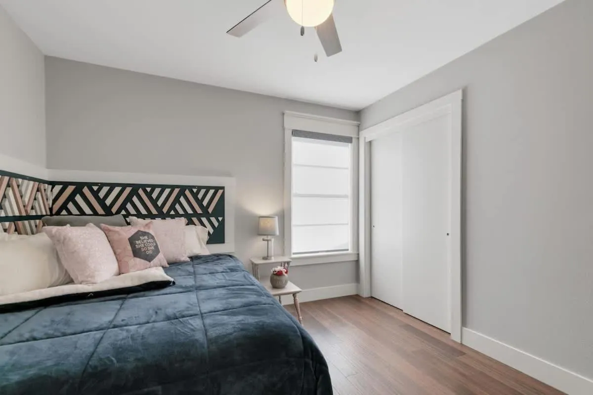 Bed in Gorgeous Home with Grill 5Min from MainSt!