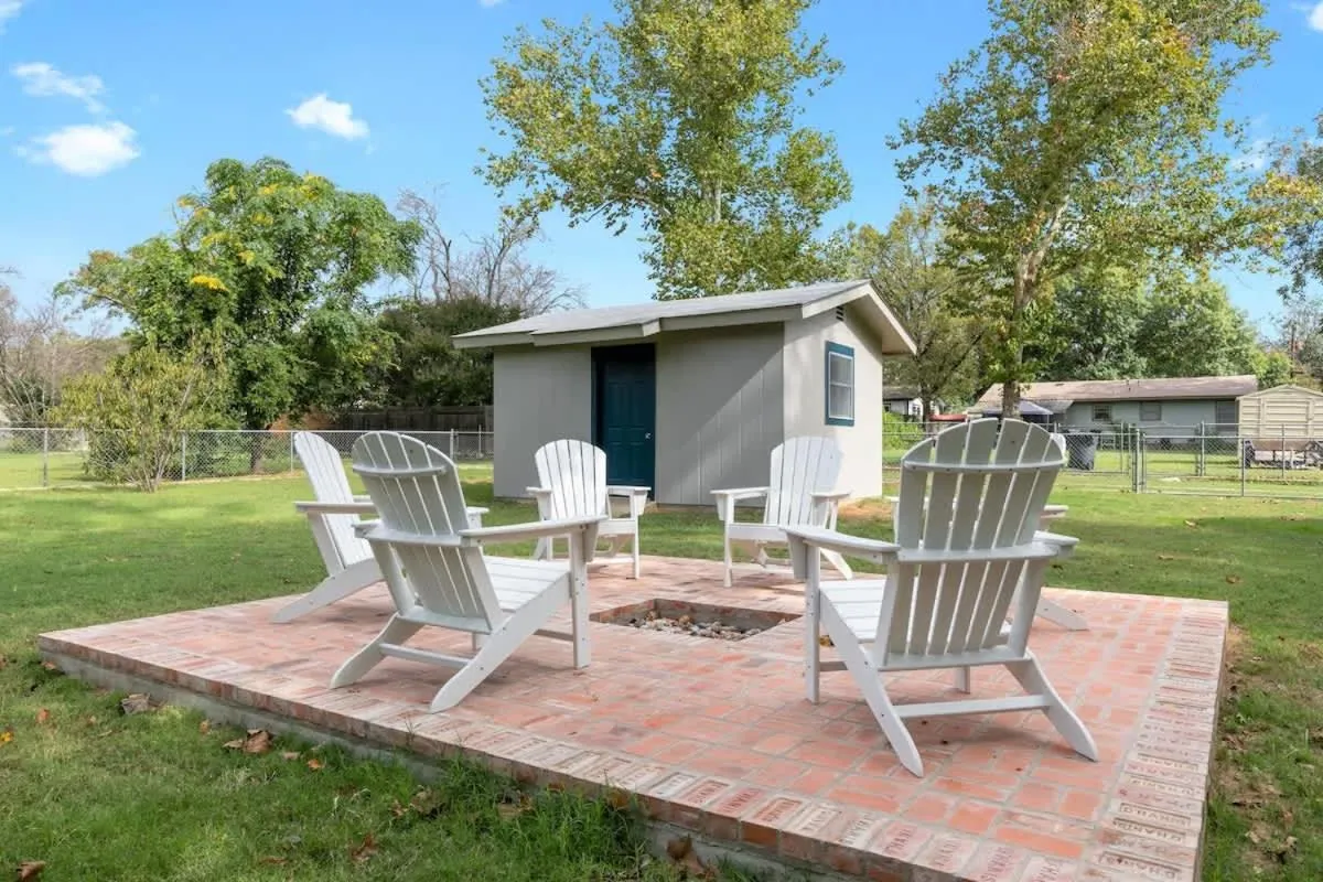 Property building in Gorgeous Home with Grill 5Min from MainSt!