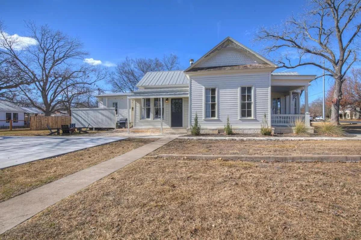 Property building in Gorgeous Home 1 Blk from Main with Hot Tub & Fire Pit!