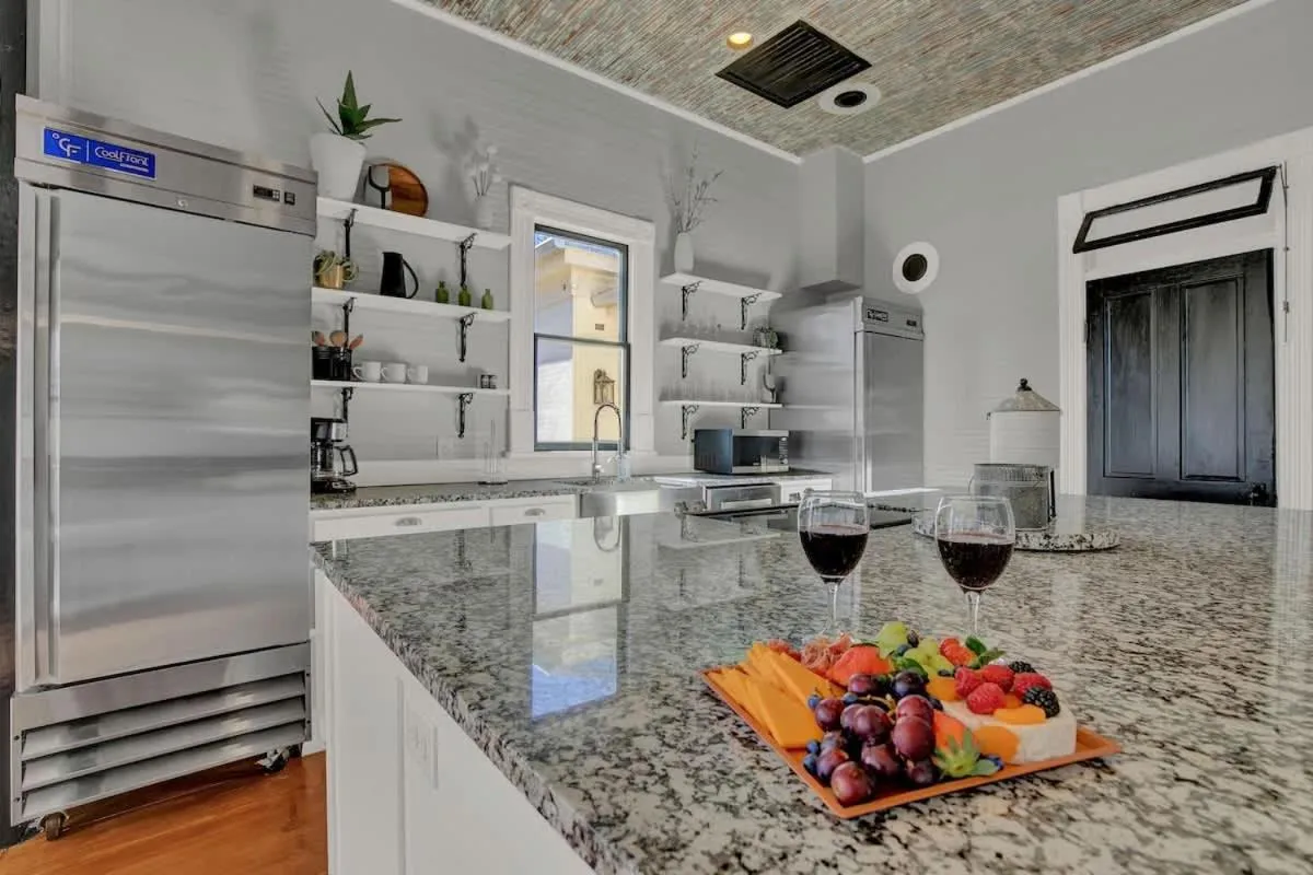 Kitchen or kitchenette in Gorgeous Home 1 Blk from Main with Hot Tub & Fire Pit!