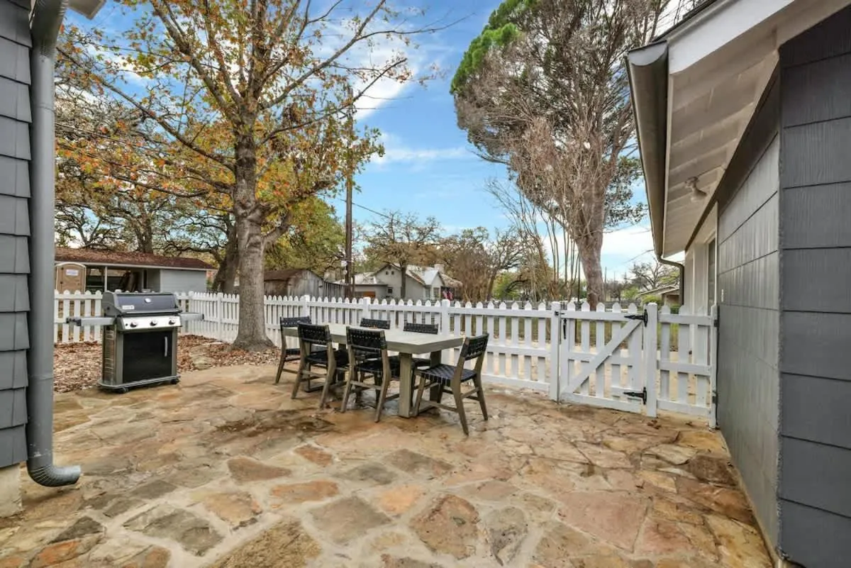 Patio in Harley House with Hot Tub & Grill - Historic District