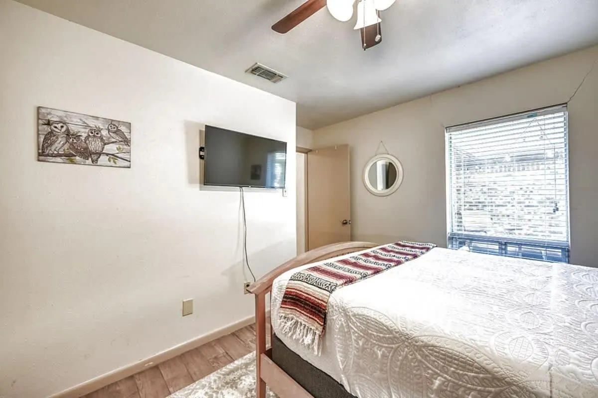 Bed in Kerrville Hidden Gem with Firepit and Grill - Great Location